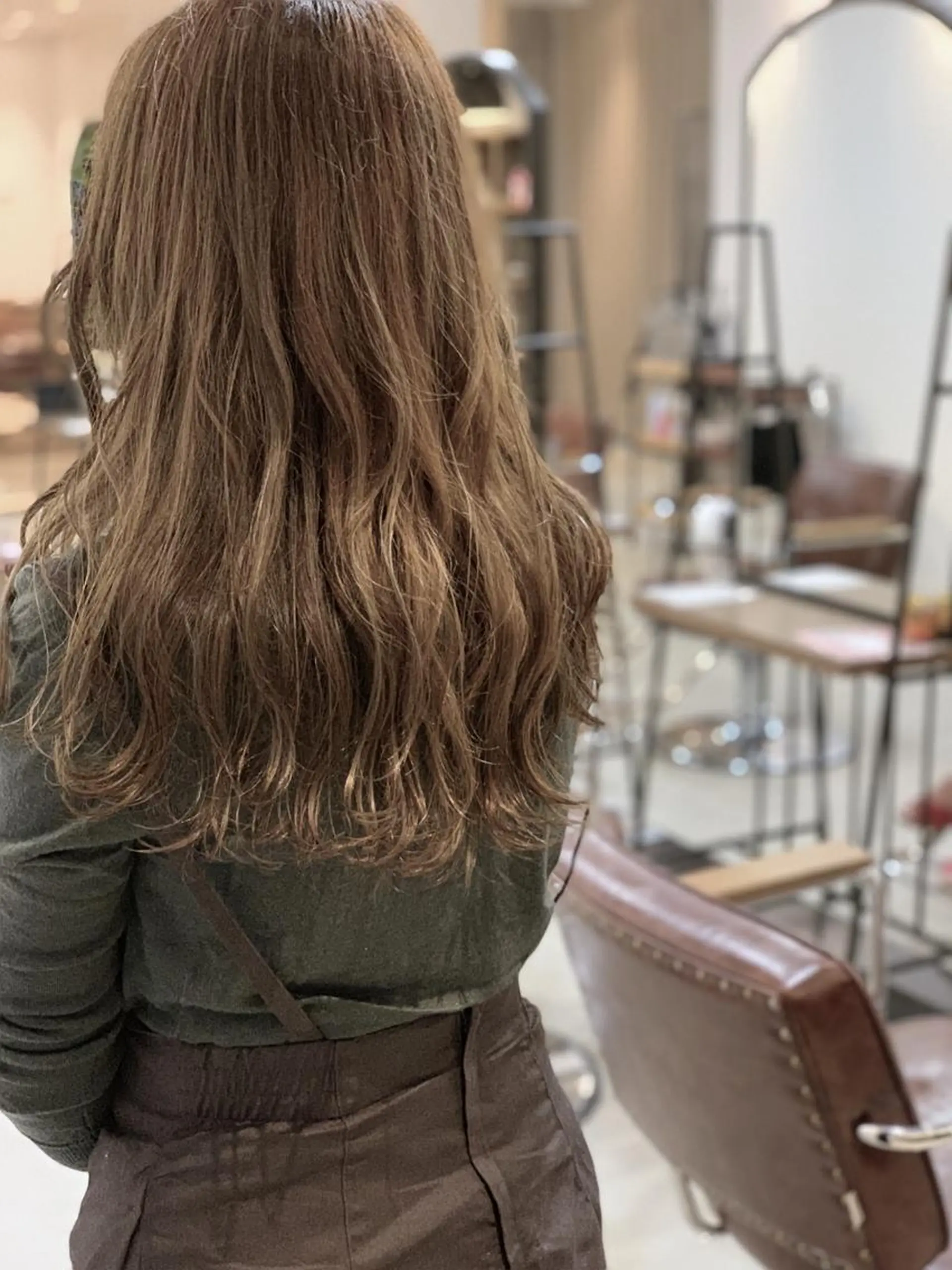 ロング カラー パーマ ヘアアレンジ メンズ キッズ ネイル マツエク・マツパ 中津No.1髪質改善 店長✨透ける暗髪のヘアスタイル