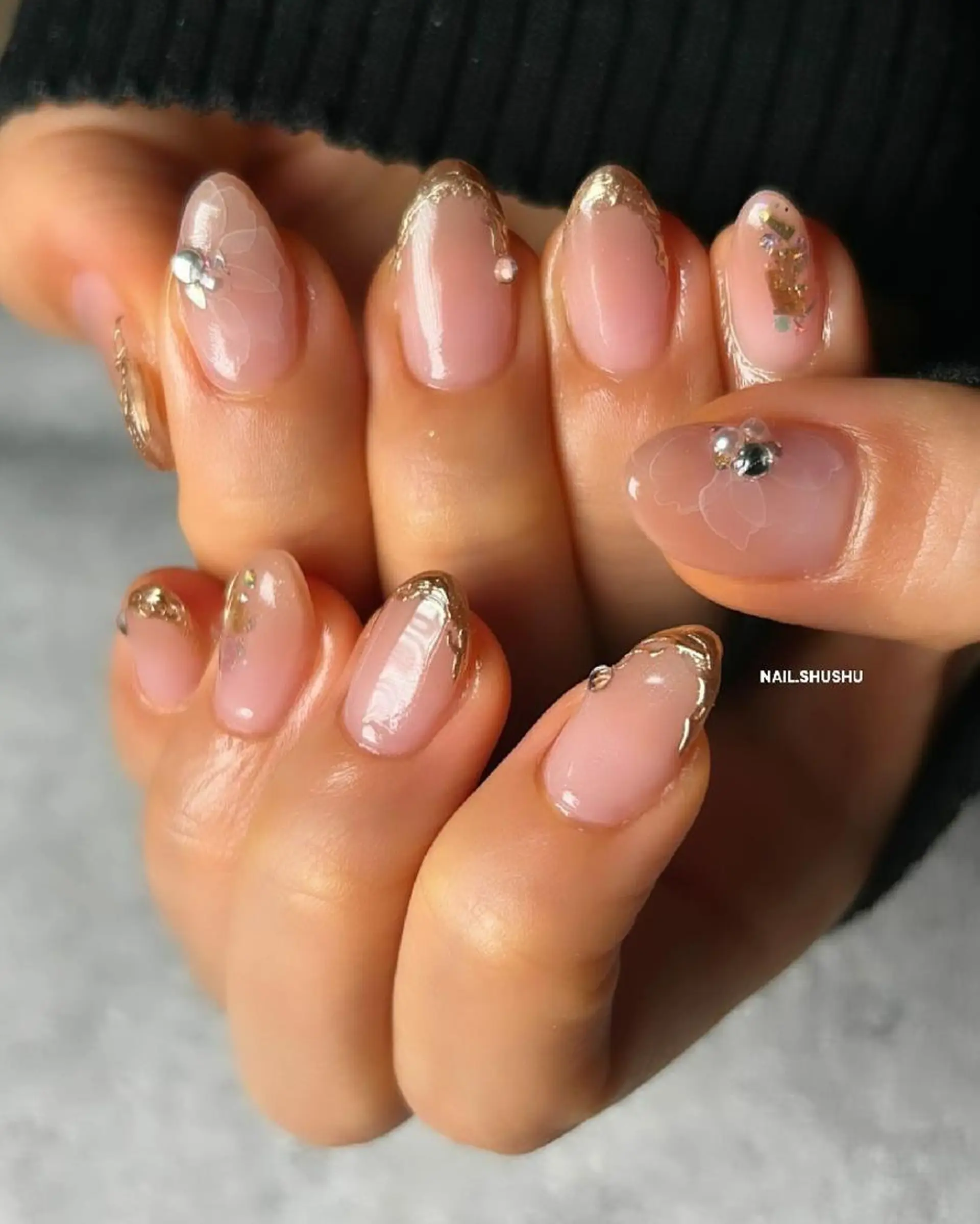 ネイル 持ち込み ニュアンスネイル オフィスネイル ワンカラーネイル シンプルネイル 3dパーツ/流行り 👧shushu❤️のネイルデザイン