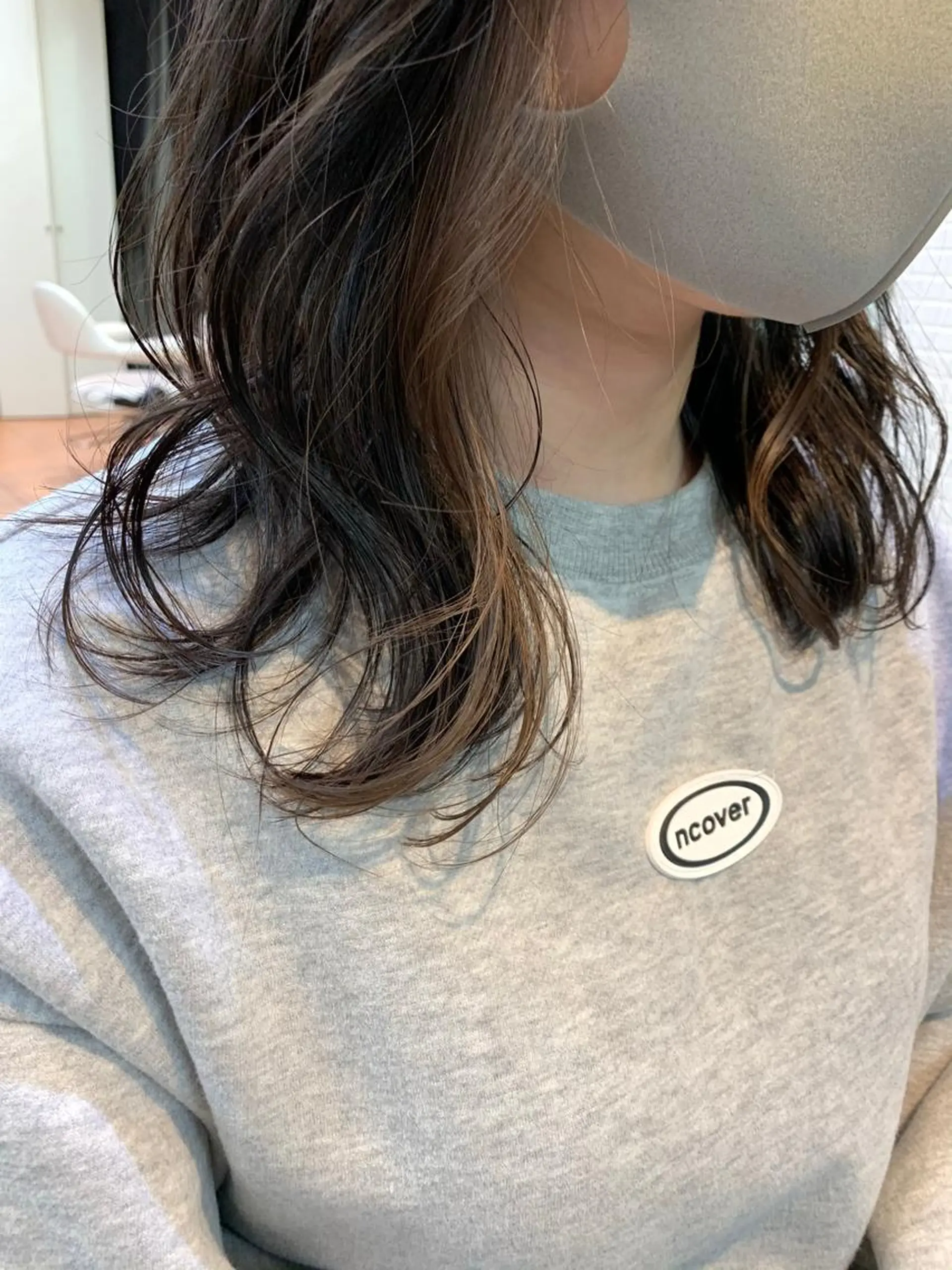 セミロング カラー ブリーチ イヤリングカラー ヘアカラー ayaka 大宮のヘアスタイル