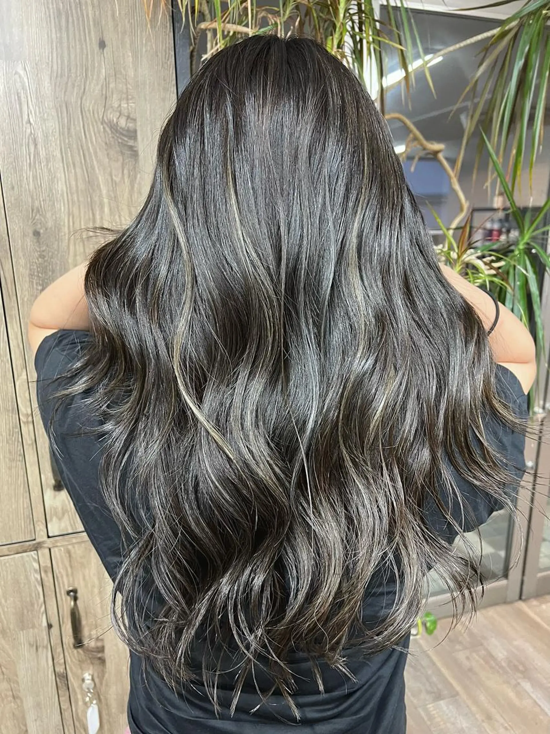 カラー バレイヤージュ ブリーチ ケアブリーチ ダブルカラー イヤリングカラー カット ヘアカラー 🌷かわばた めい🌷のヘアスタイル