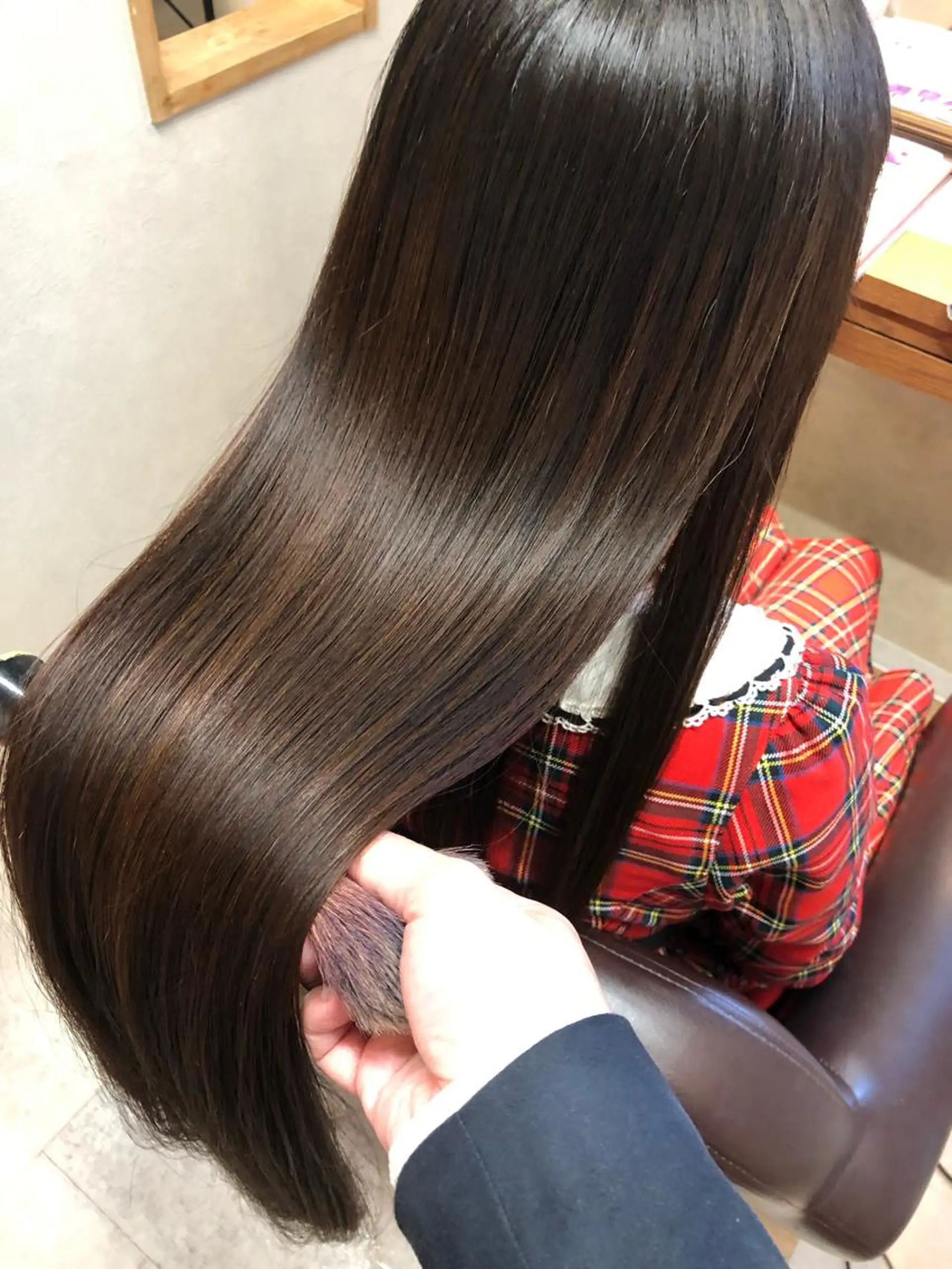 ロング カラー アディクシーカラー イルミナカラー くせ毛 髪質改善 縮毛矯正 tuuli トゥーリのヘアスタイル