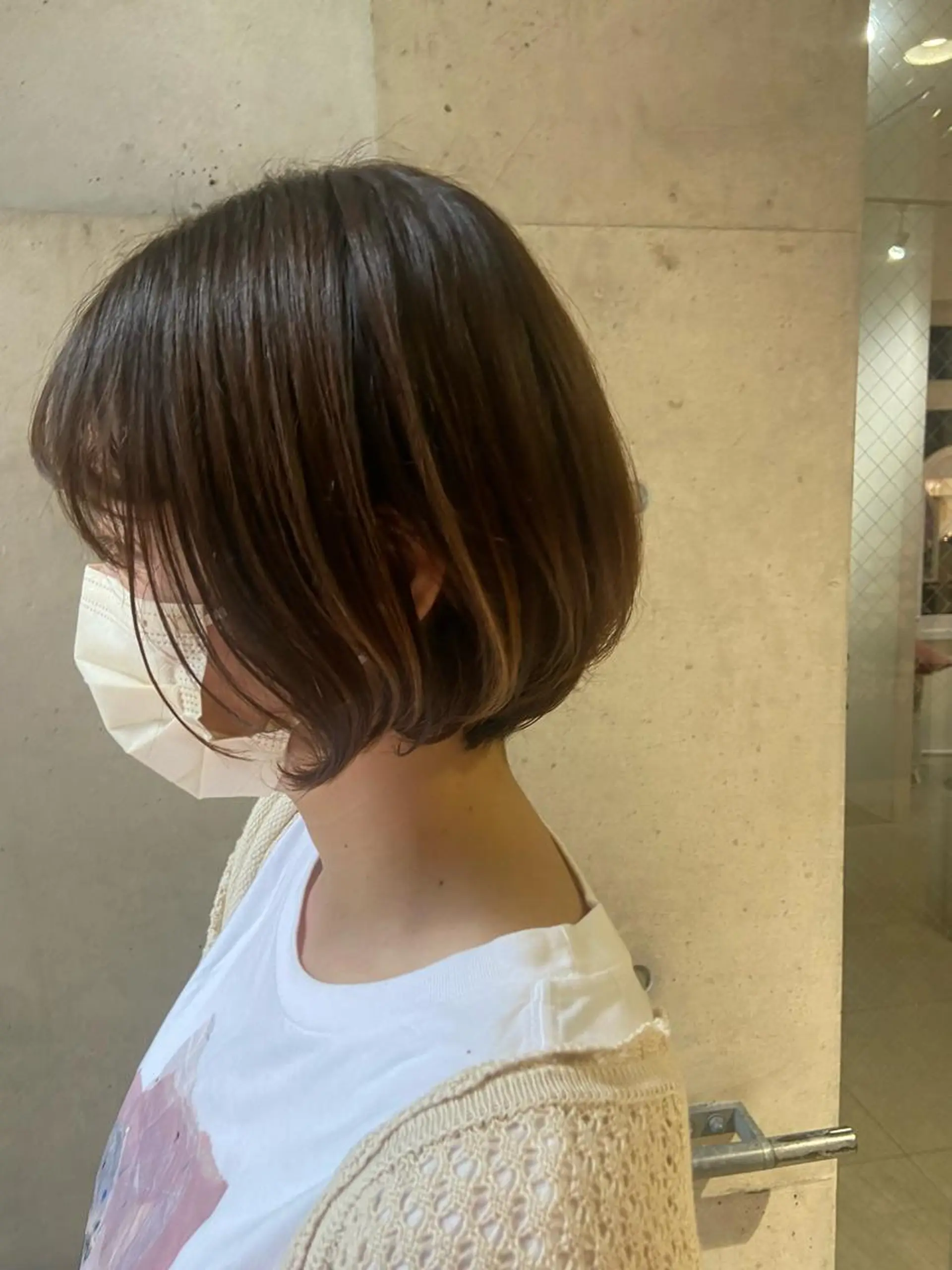 ショート ショートボブ ボブ 伸ばしかけ ショートヘア なつめ🐶ショート ベージュカラーのヘアスタイル