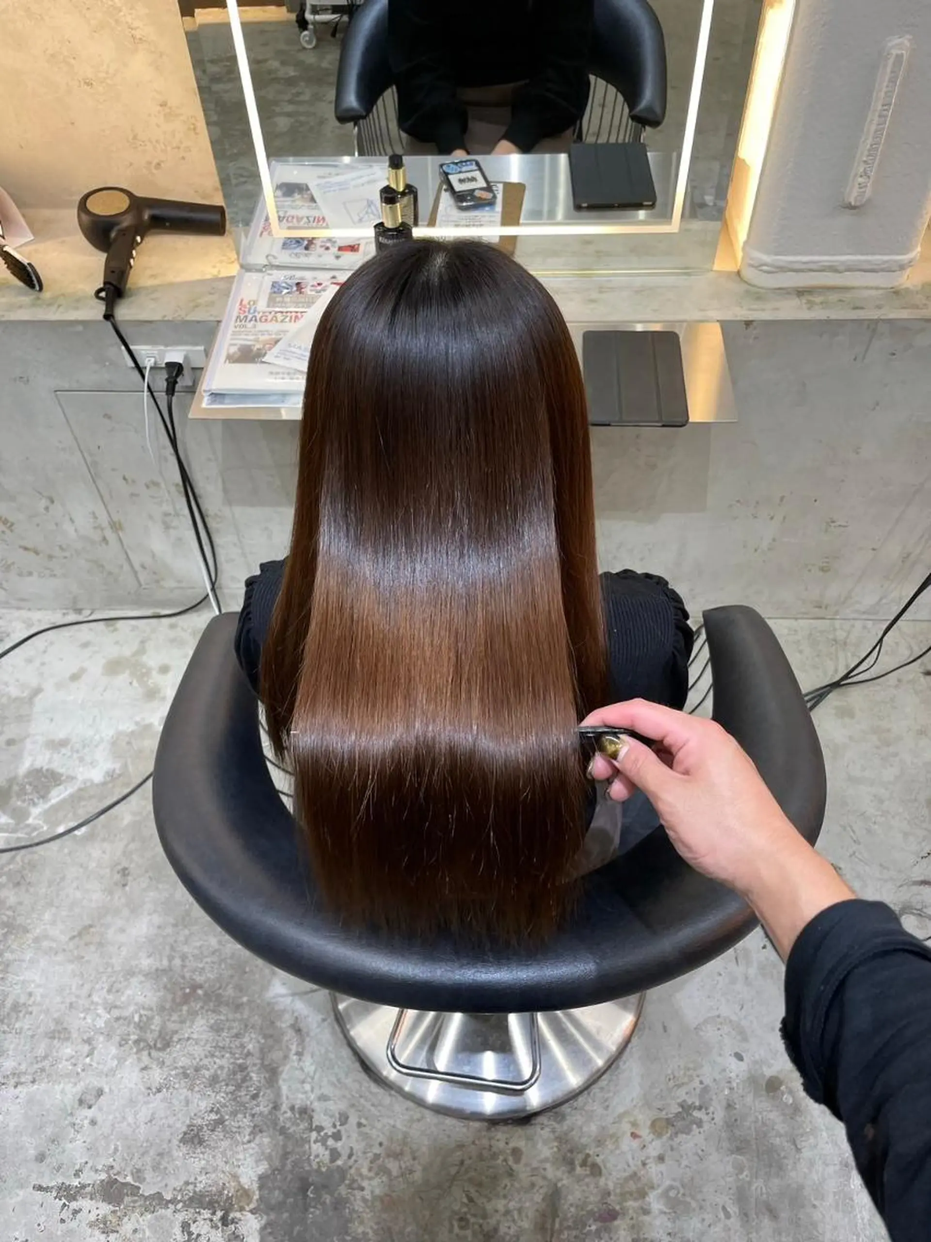 カラー ロング Lond oneのヘアスタイル