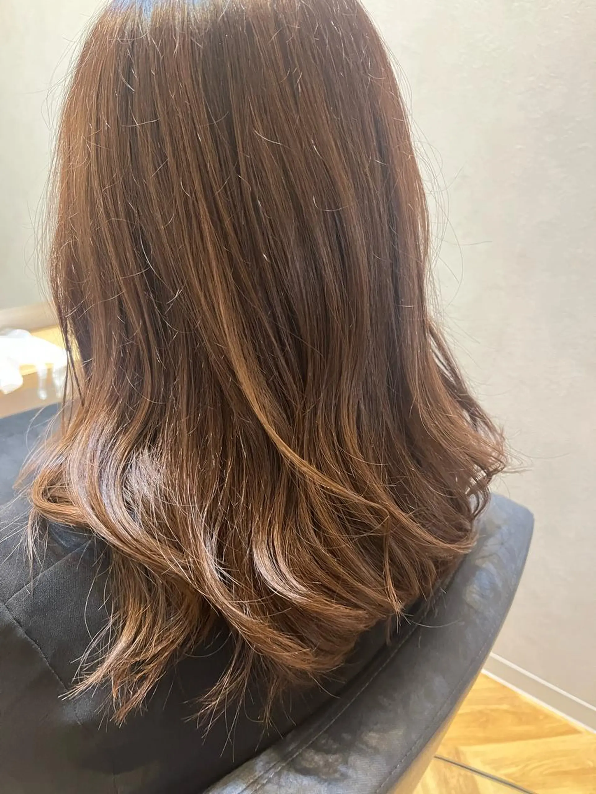 ミディアム 似合わせカット カット ヘアカラー N°number大分 ナンバーmikotoのヘアスタイル