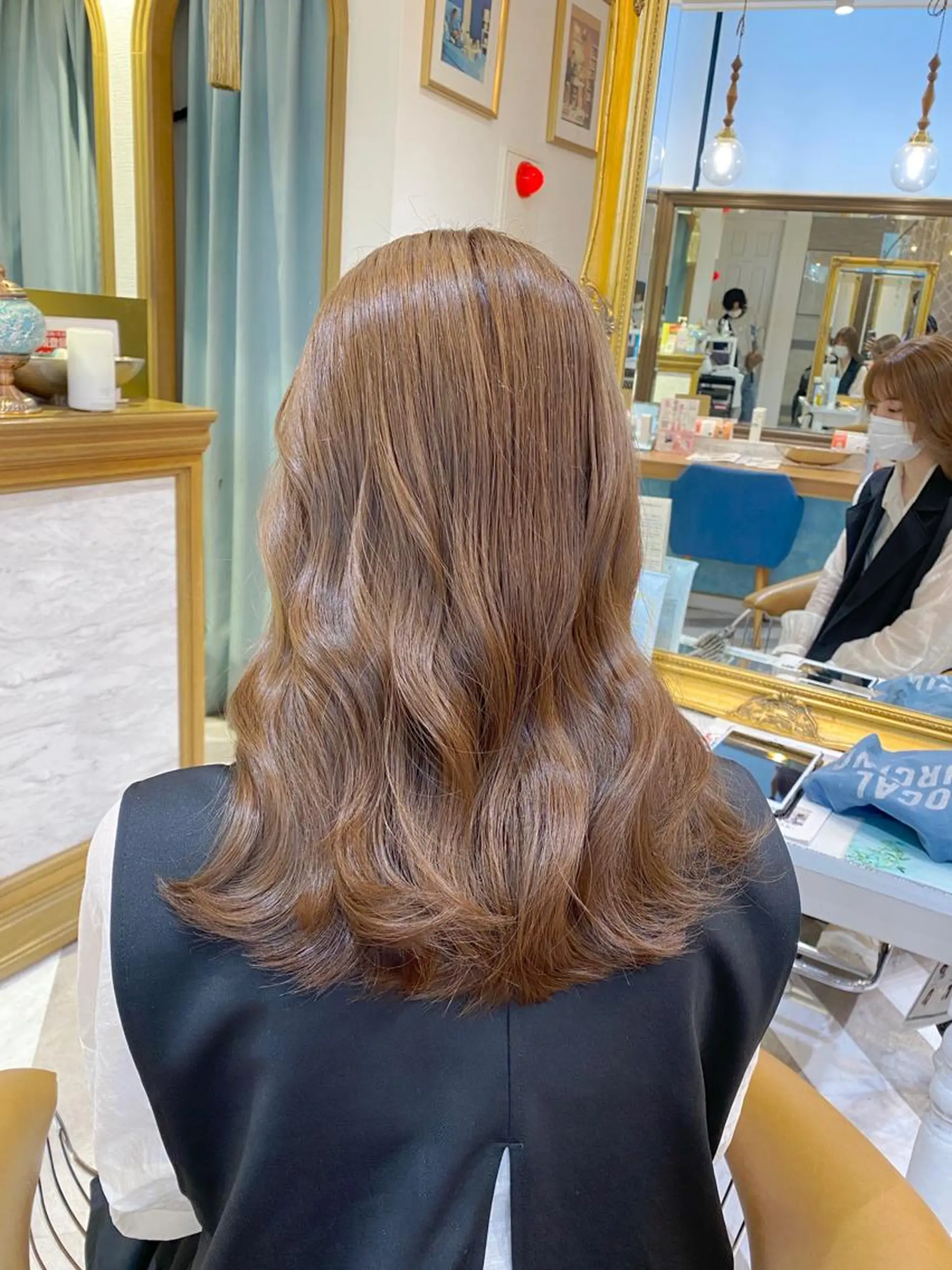 ミディアム カット ヘアカラー トリートメント レイヤーカット /透明感カラー西田のヘアスタイル