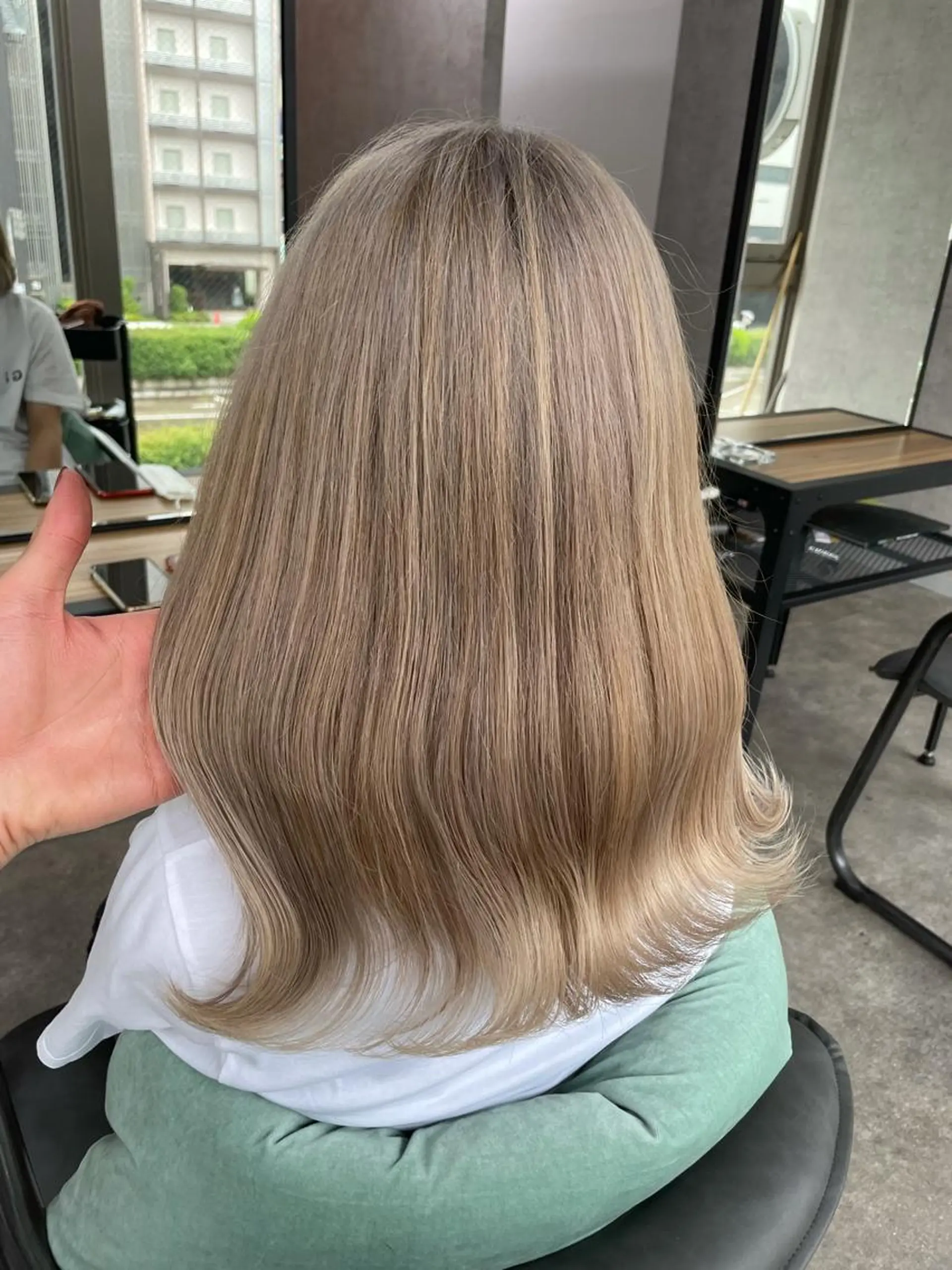 ミディアム カラー パーマ ヘアアレンジ メンズ キッズ ネイル マツエク・マツパ メンズバレイヤージュ メンズブリーチ センターパート フェードカット メンズハイライト メンズ特化 しゅうへいのヘアスタイル