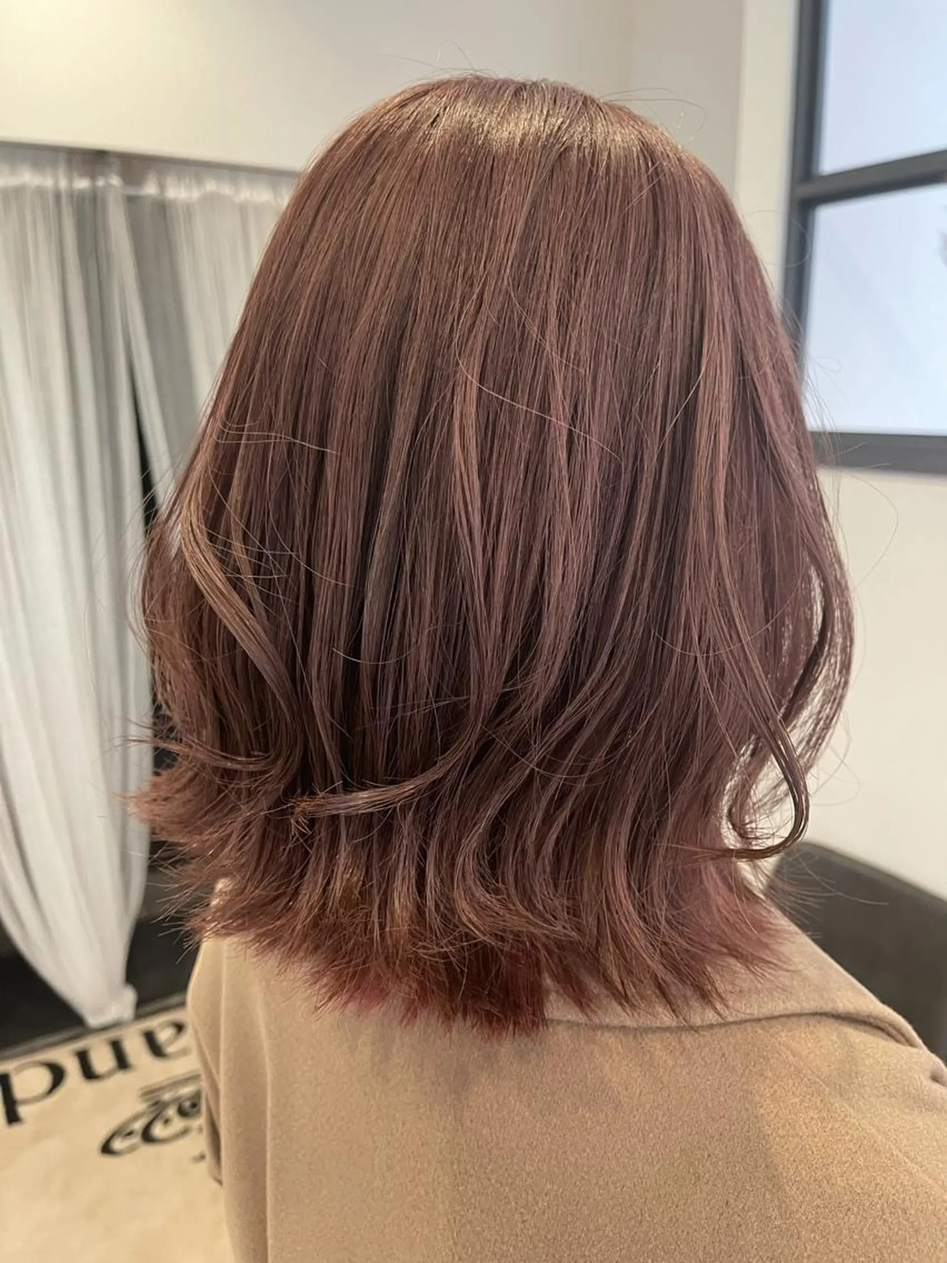 ミディアム カラー ベージュカラー ピンクカラー ピンクベージュ 由比藤理子 ブリーチカラー🌈のヘアスタイル