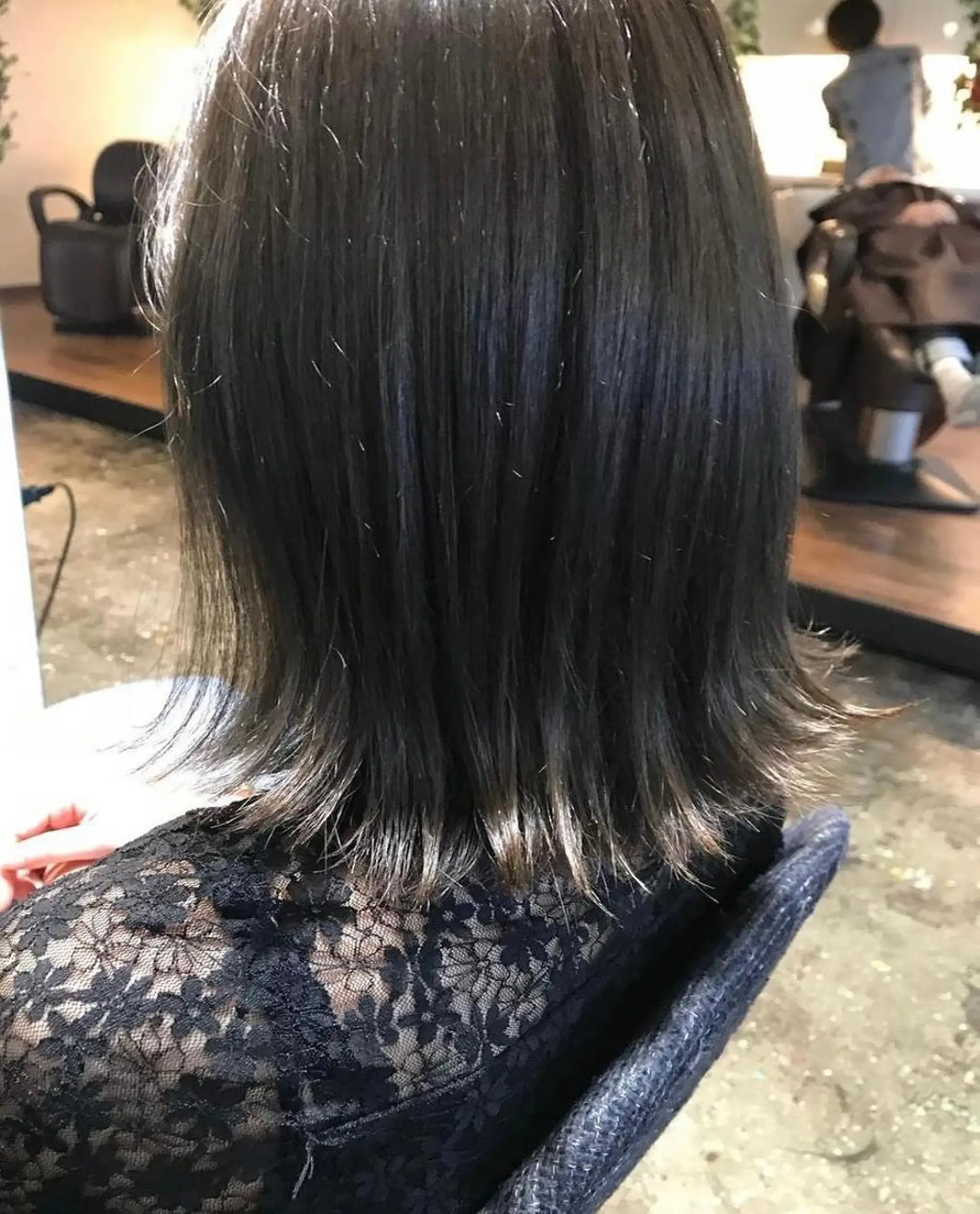 ミディアム カラー アッシュ オリーブアッシュ ショート 縮毛矯正 レイヤー🌿FUKUのヘアスタイル