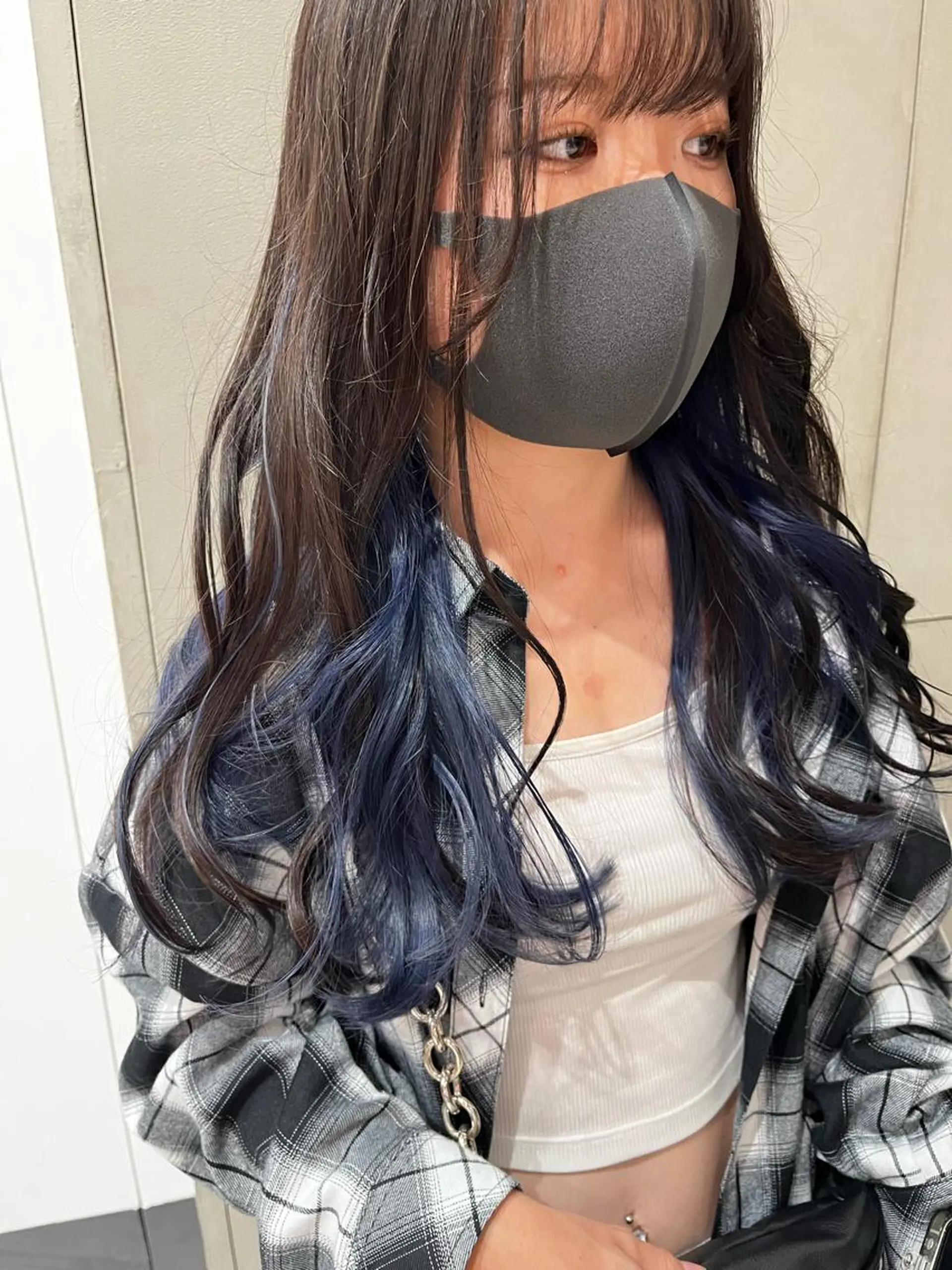 ロング カラー ブリーチ ヘアカラー 米山 莉緒のヘアスタイル