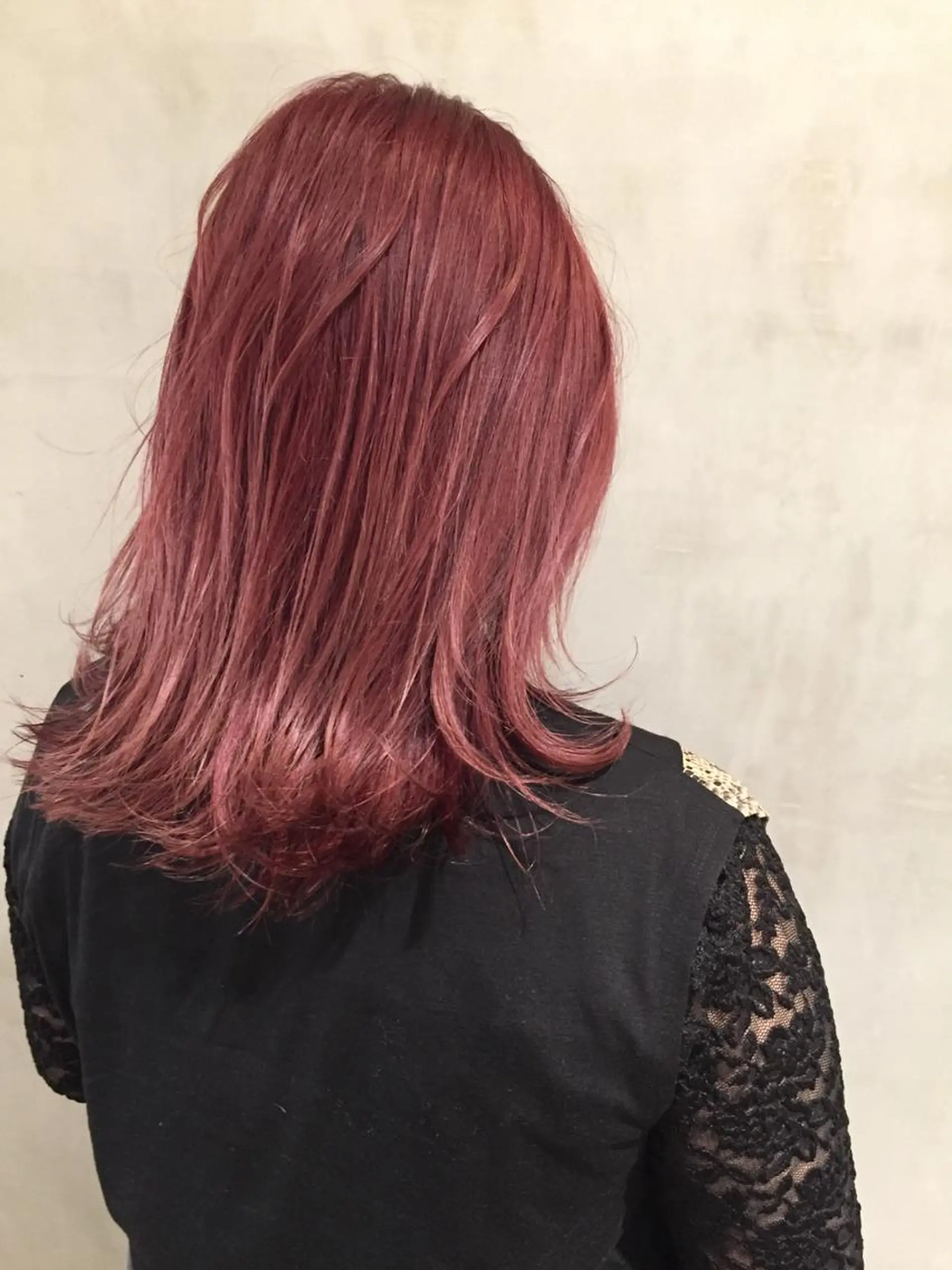 ミディアム カラー レッドカラー 大西 直人のヘアスタイル