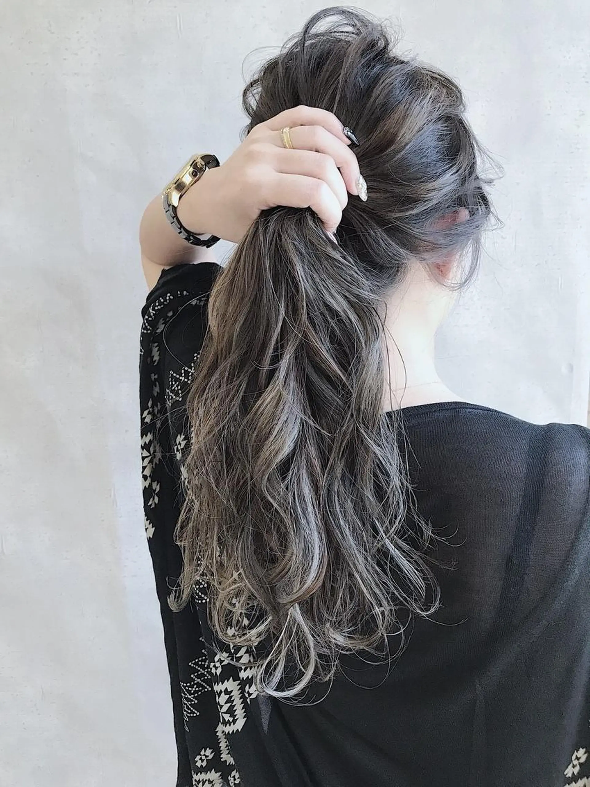 ロング カラー アディクシーカラー ブリーチ ケアブリーチ ダブルカラー ハイライトカラー MOU namba ムウナンバのヘアスタイル