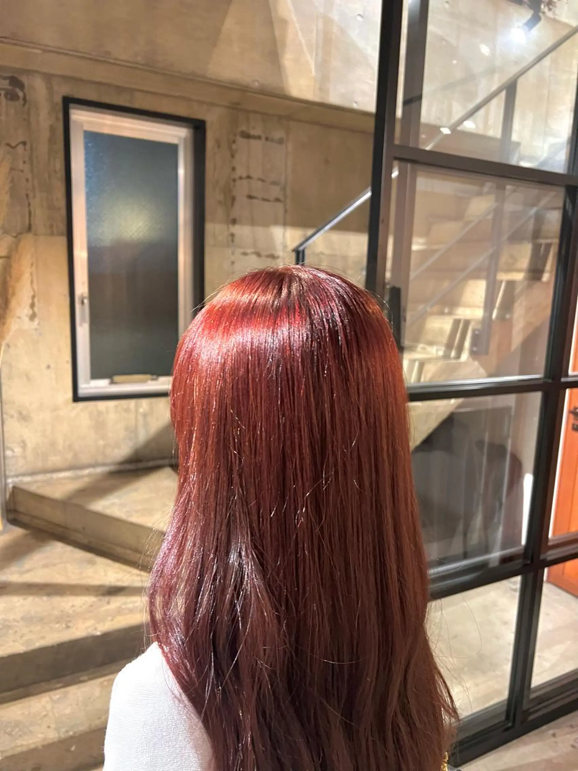 ロング ヘアカラー AmiLi HONOKAのヘアスタイル