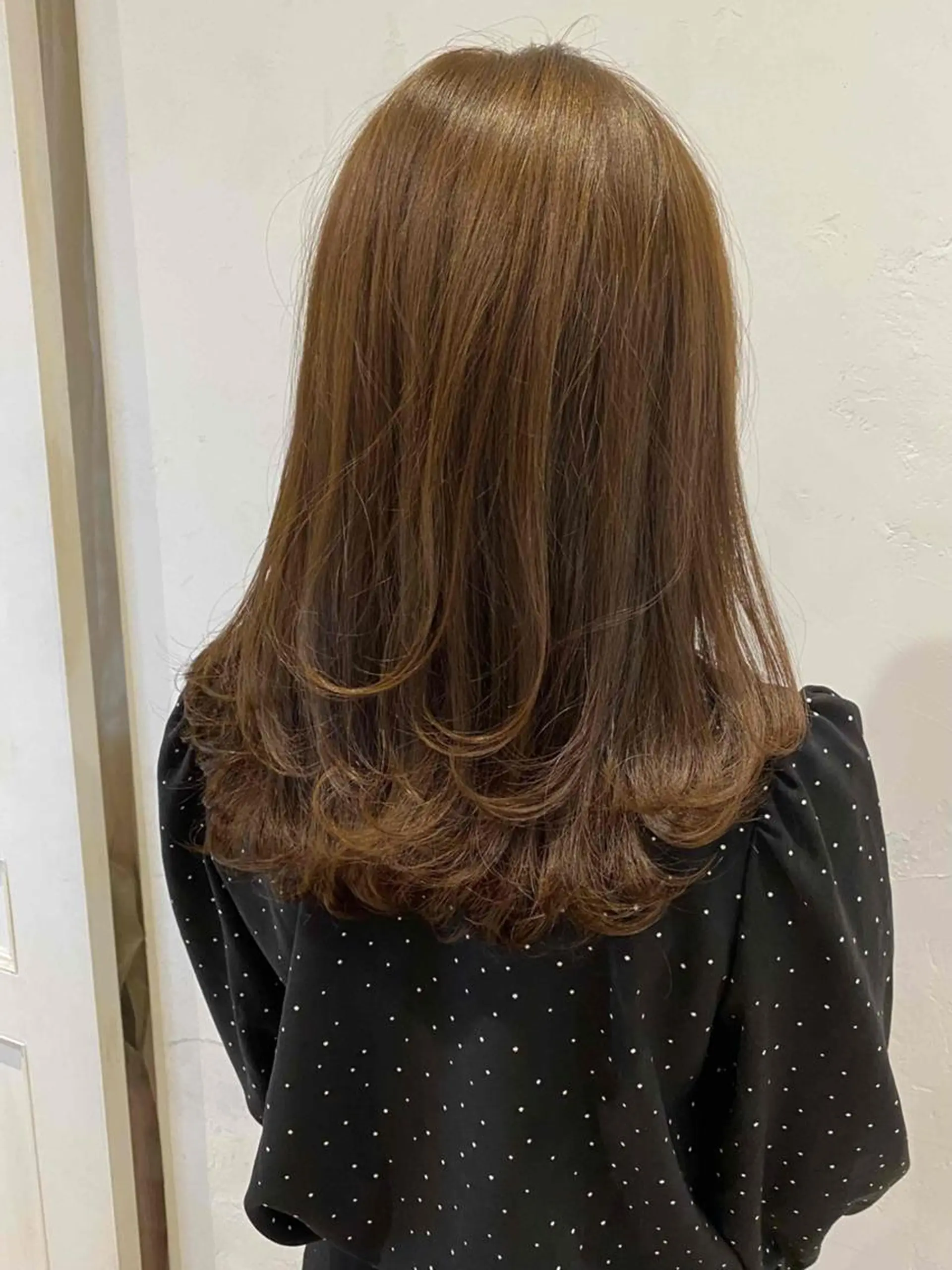 ミディアム カラー ミストバング デザインカラー イヤリングカラー  フェイスフレーミング ハイライトカラー 前田 裕介のヘアスタイル