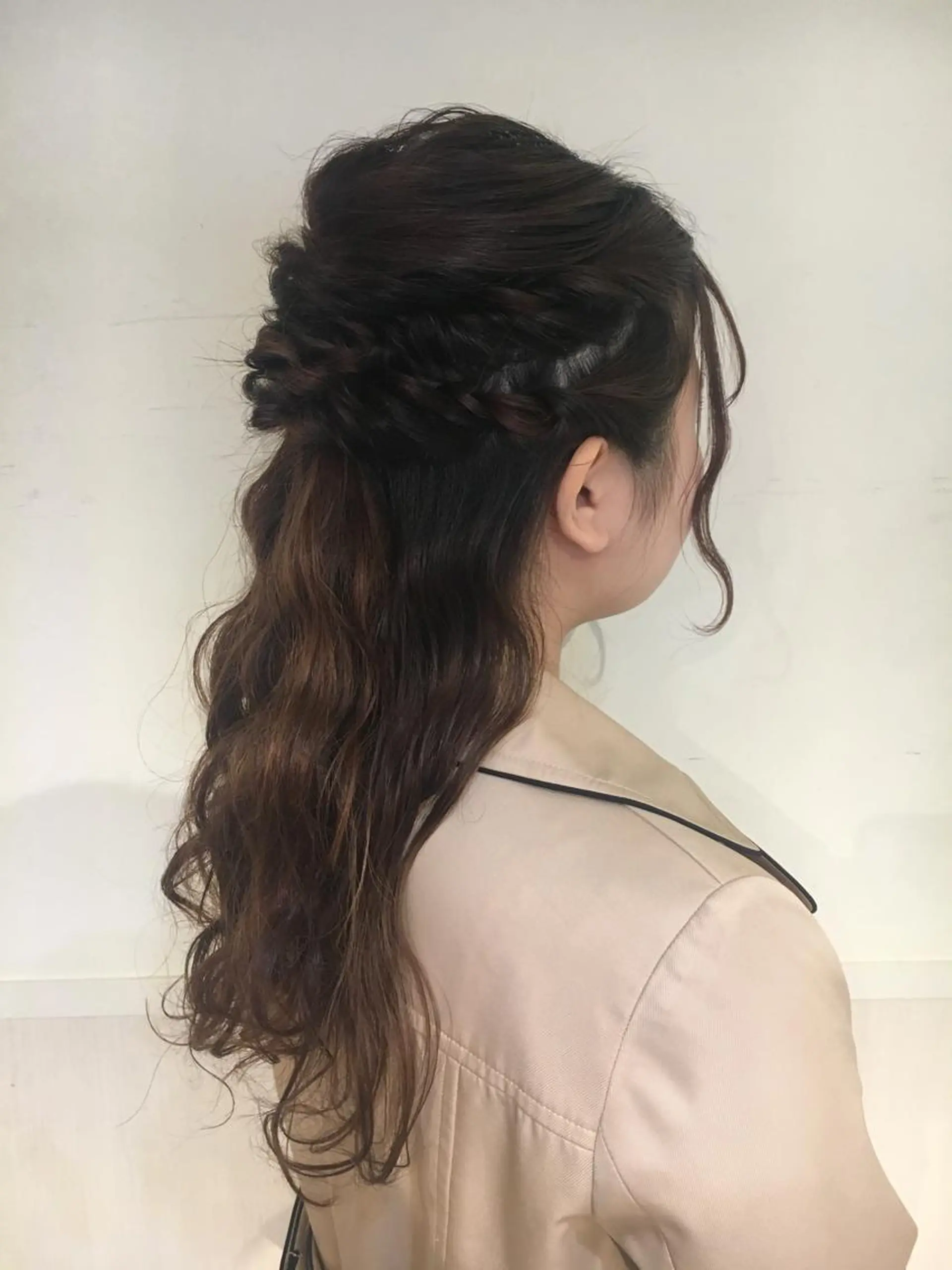 セミロング ヘアアレンジ 野崎 ひかりのヘアスタイル