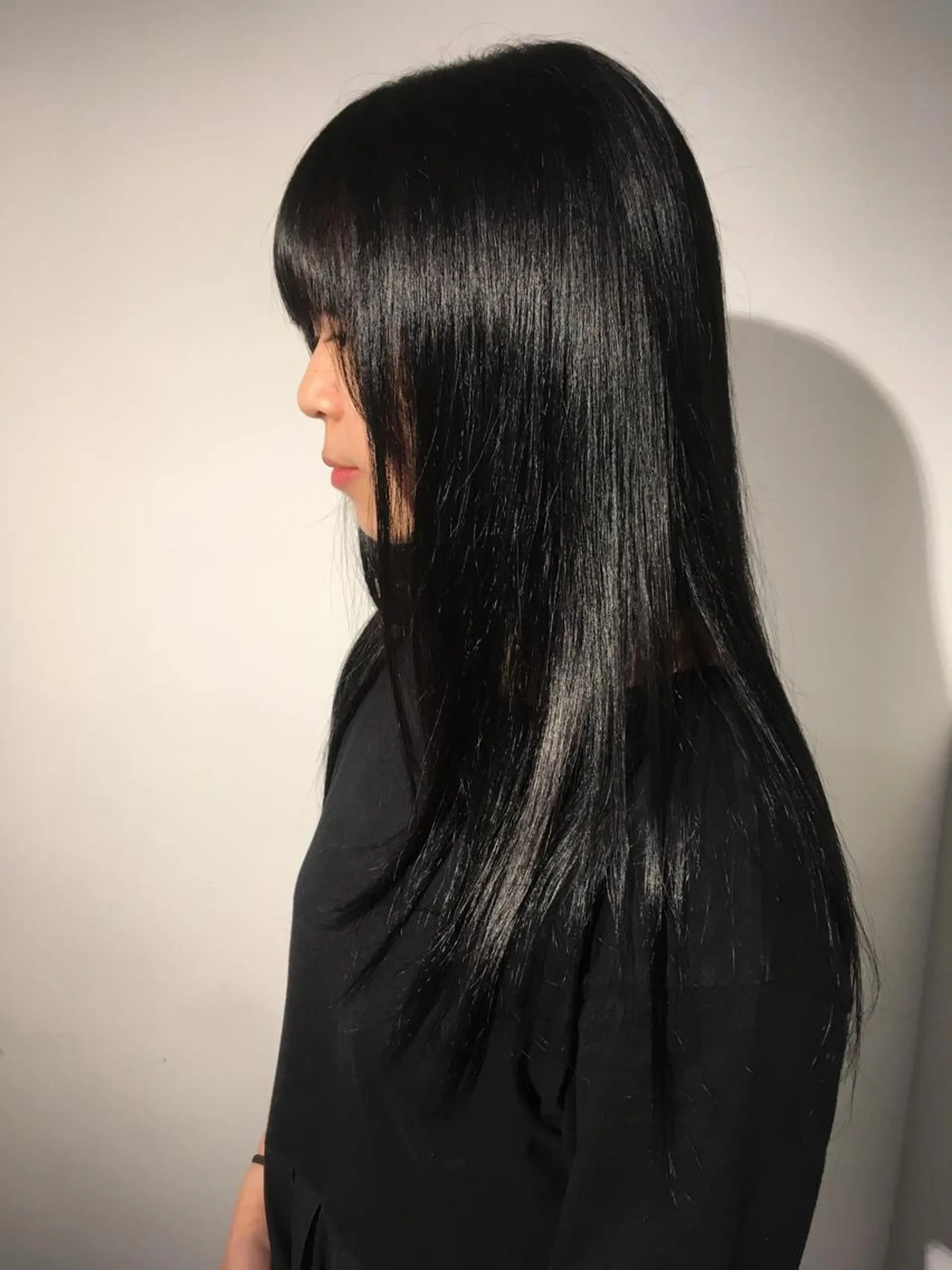 ロング カット ヘアカラー ヨナイ チヒロのヘアスタイル