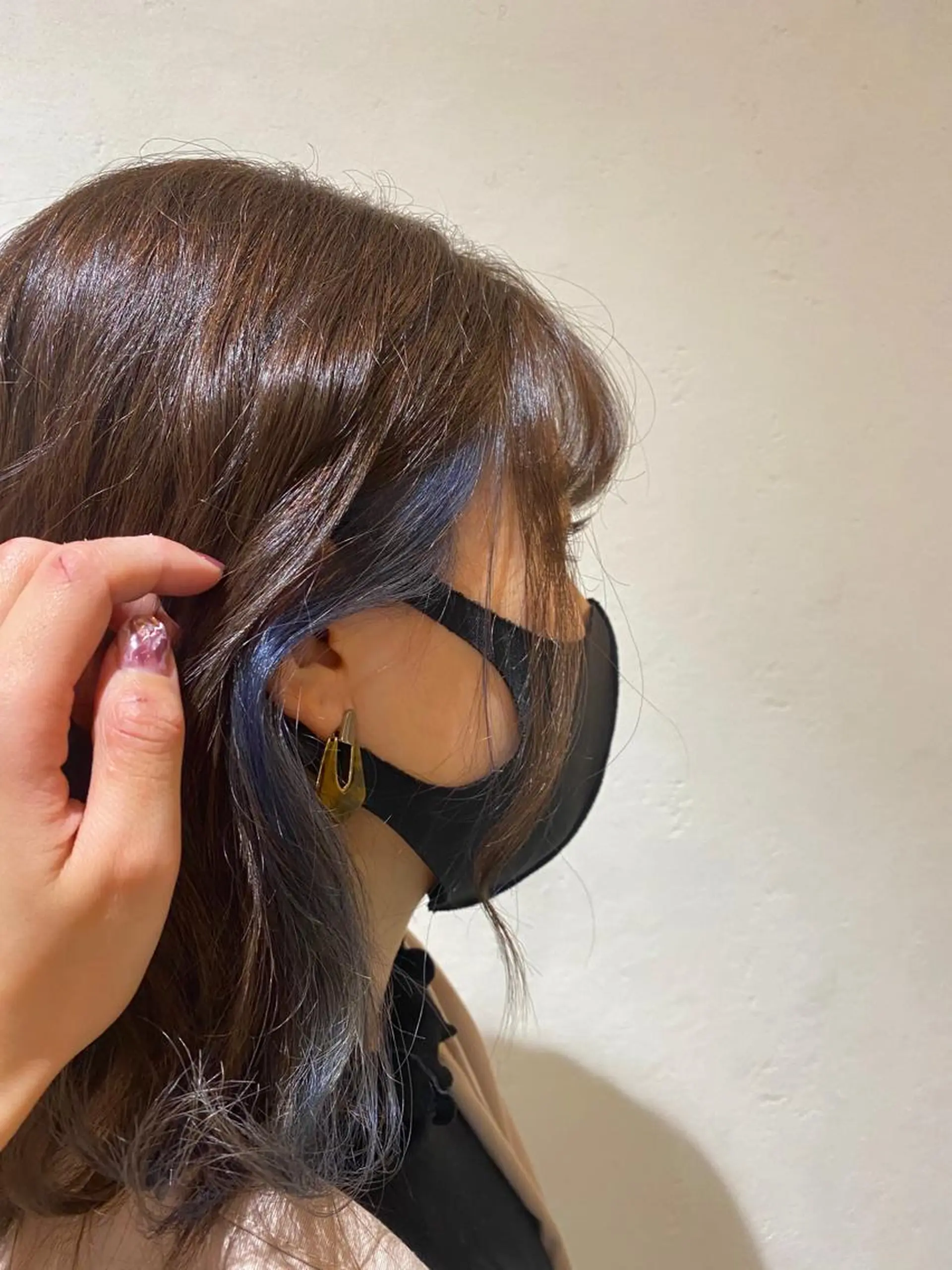 ミディアム カラー 新谷 桃子のヘアスタイル