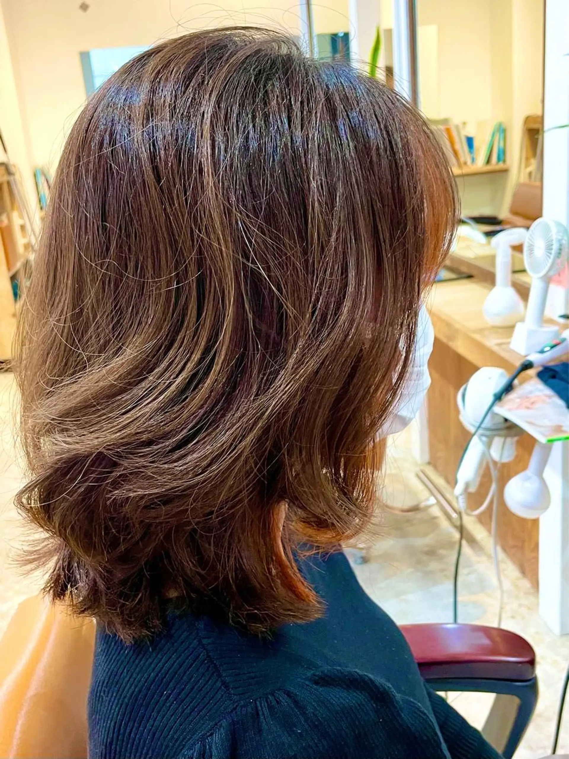 ミディアム カット ヘアカラー トリートメント 石井 寛司のヘアスタイル