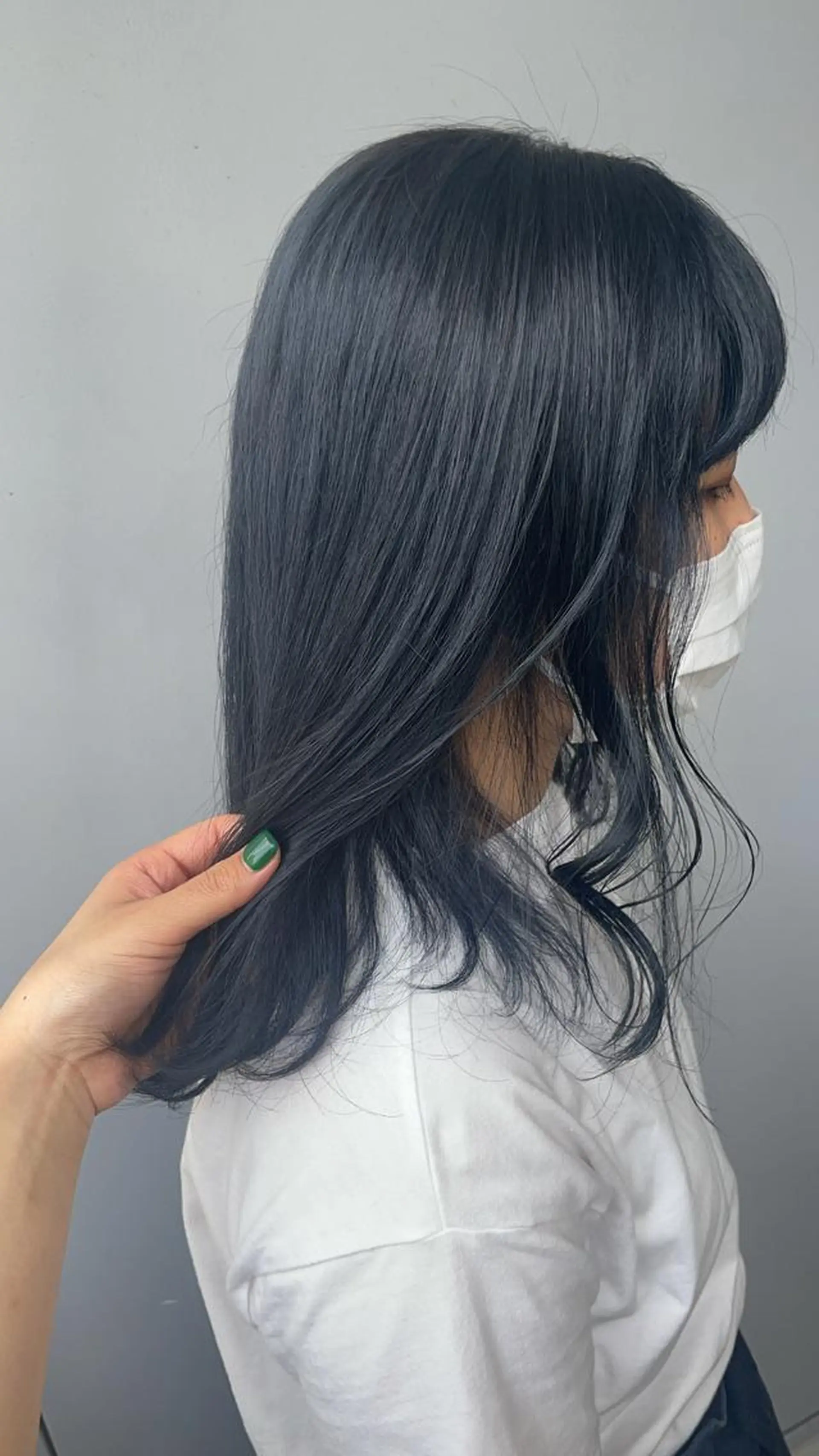 カラー 黒髪 ブルーカラー ブルーブラック カット ヘアカラー トリートメント ヘアセット 地毛風縮毛矯正飛我 赤み無し透明感ヘアのヘアスタイル