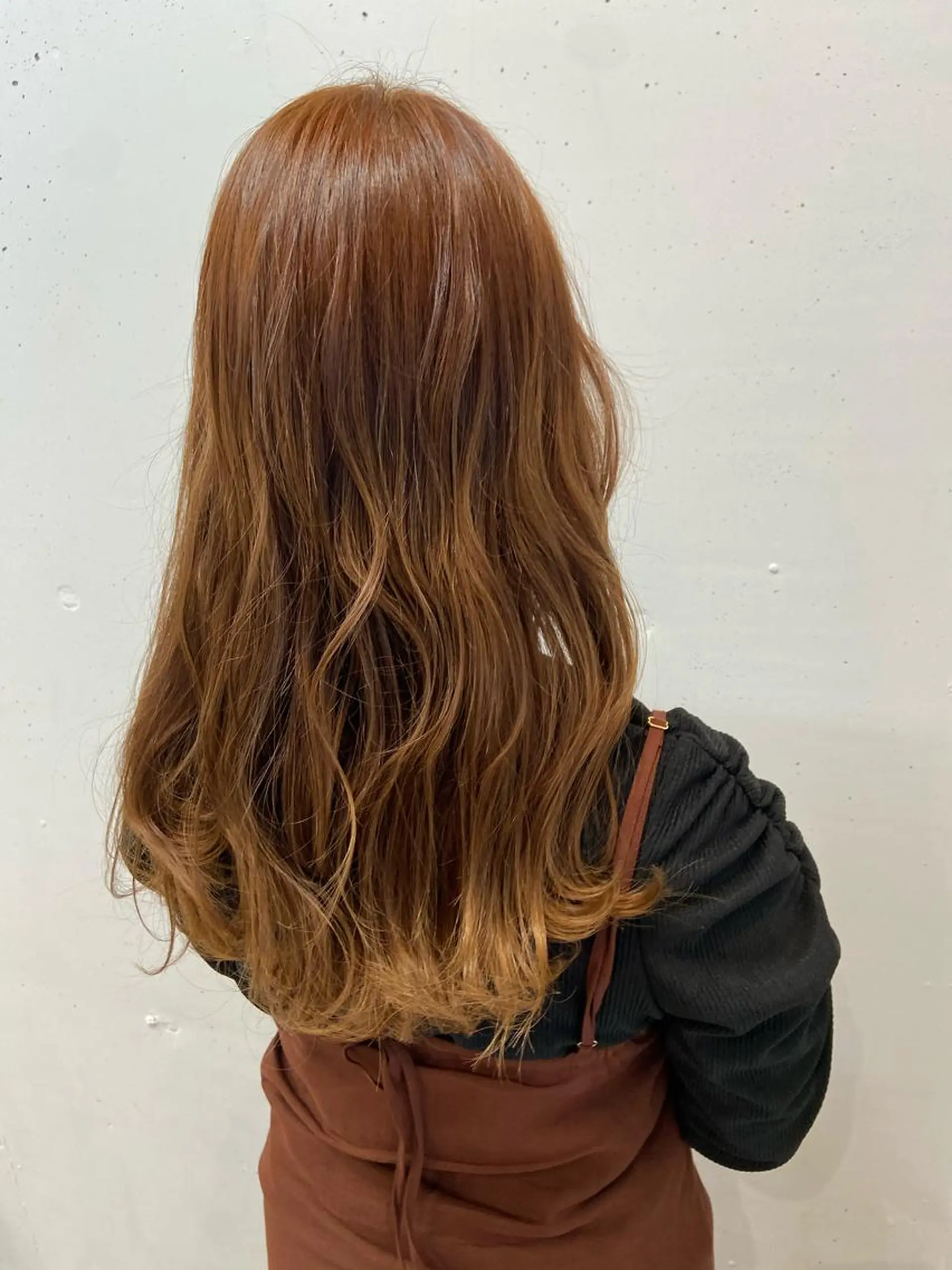 ミディアム カラー バレイヤージュ ベージュカラー ブリーチ ケアブリーチ グラデーションカラー カット ヘアカラー トリートメント ウルフカット レイヤーカット上柿のヘアスタイル
