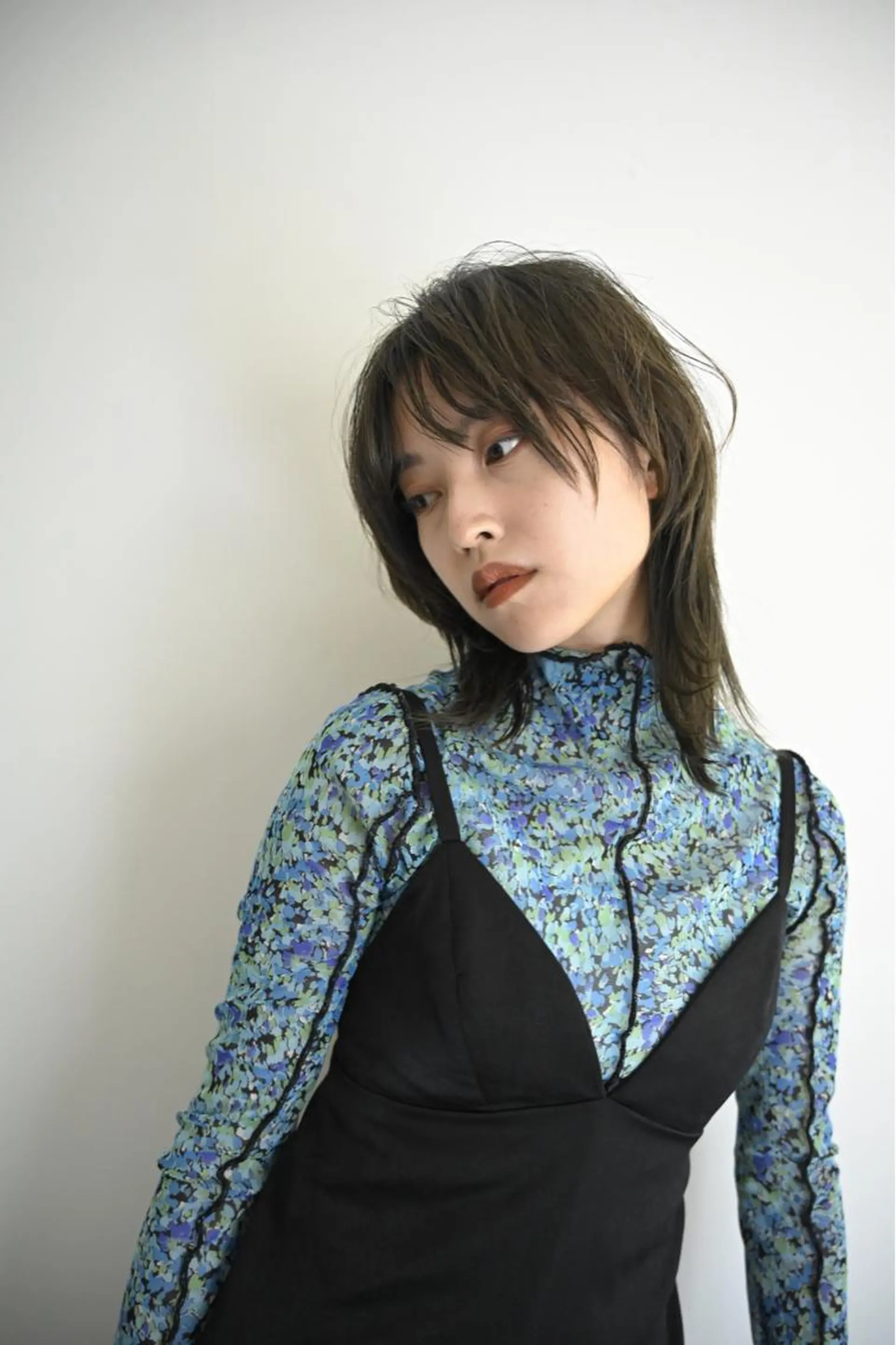 ミディアム ウルフカット 清家 浩貴のヘアスタイル