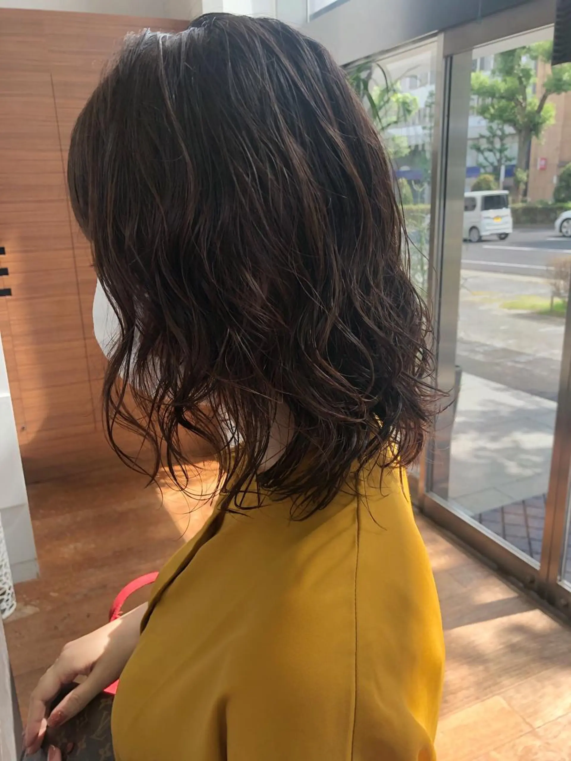 ミディアム カット ヘアカラー パーマ トリートメント 柏木 彩花のヘアスタイル