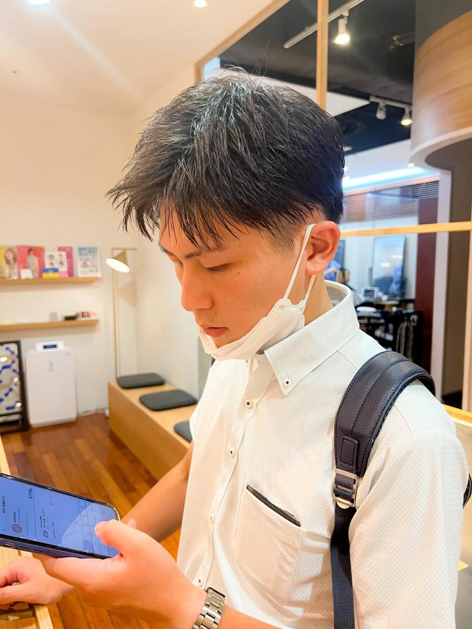 ショート メンズ アップバング ショートヘア カット パーマ メンズカット曲がる 縮毛矯正佐々木タクマのヘアスタイル