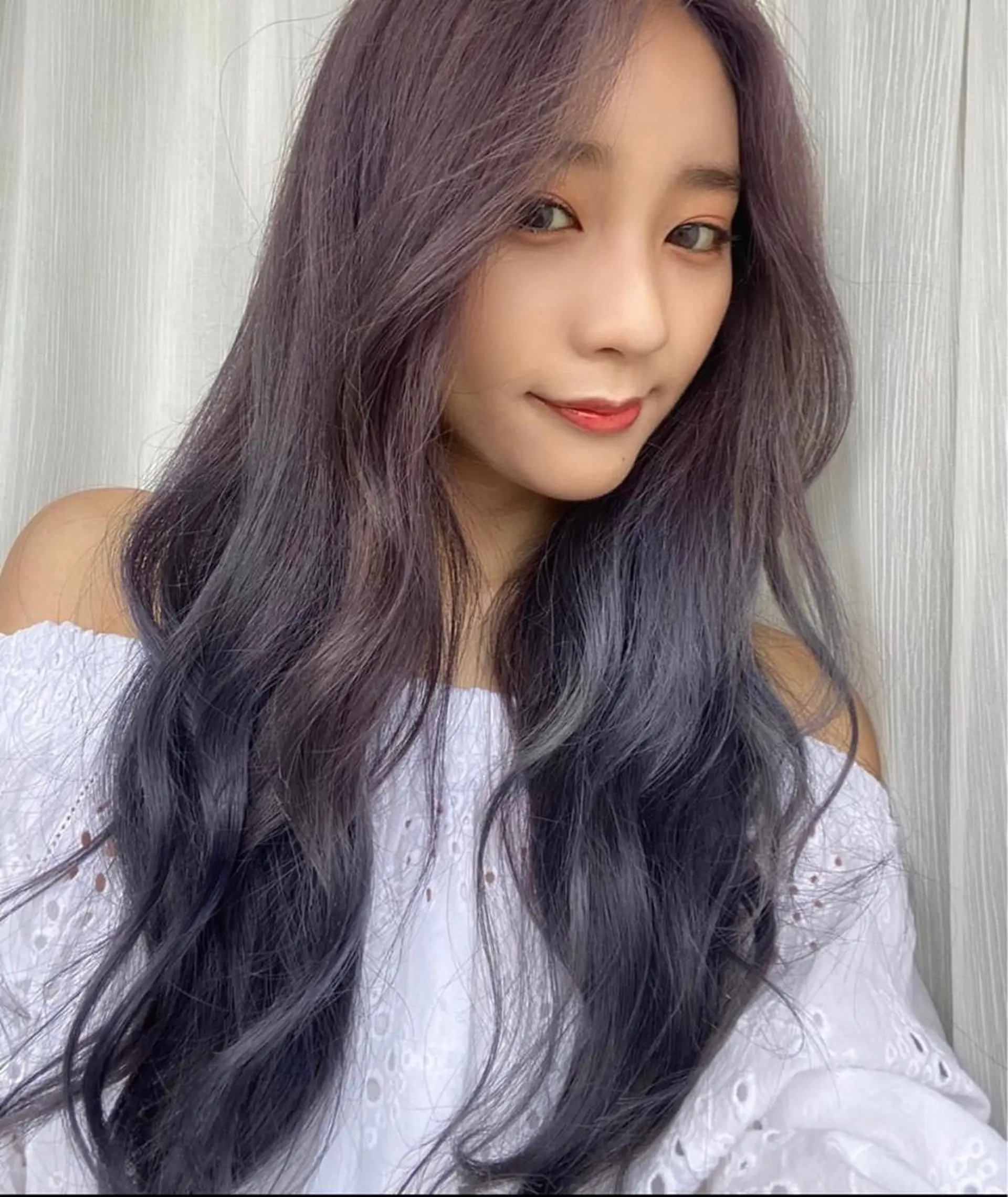 セミロング カラー グラデーションカラー パープルカラー ヘアカラー トリートメント 大西 直人のヘアスタイル