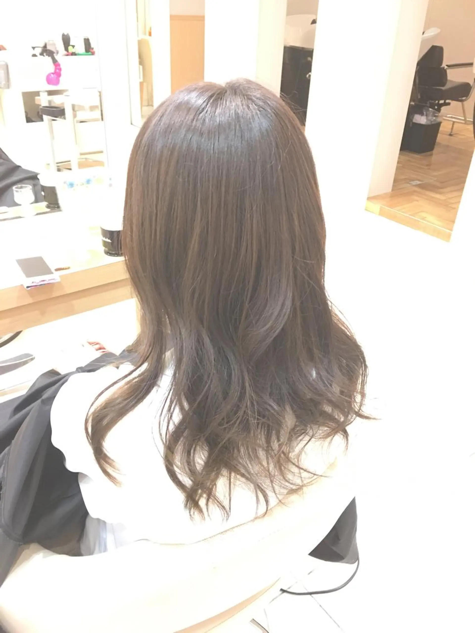 ミディアム カラー アッシュ ベージュカラー 小田原NO1 美容師 飯田飛翔のヘアスタイル