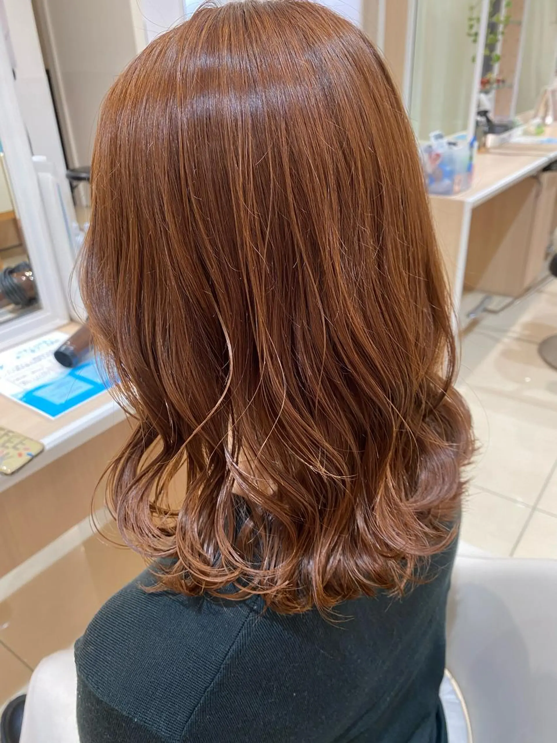 ミディアム カラー オレンジ 🩵波巻き／ツイスパ HARU💎のヘアスタイル