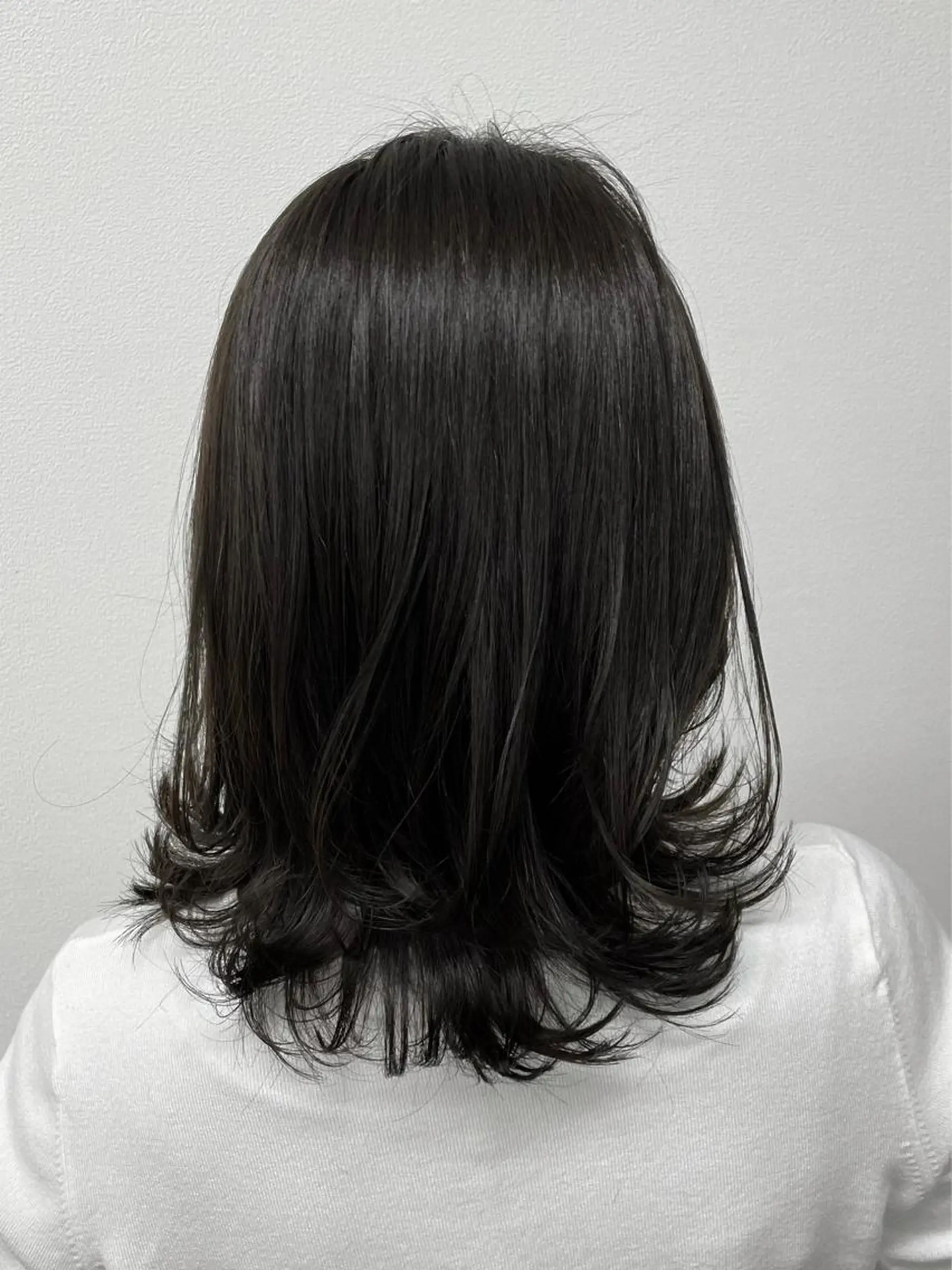 ミディアム 小林 愛花のヘアスタイル