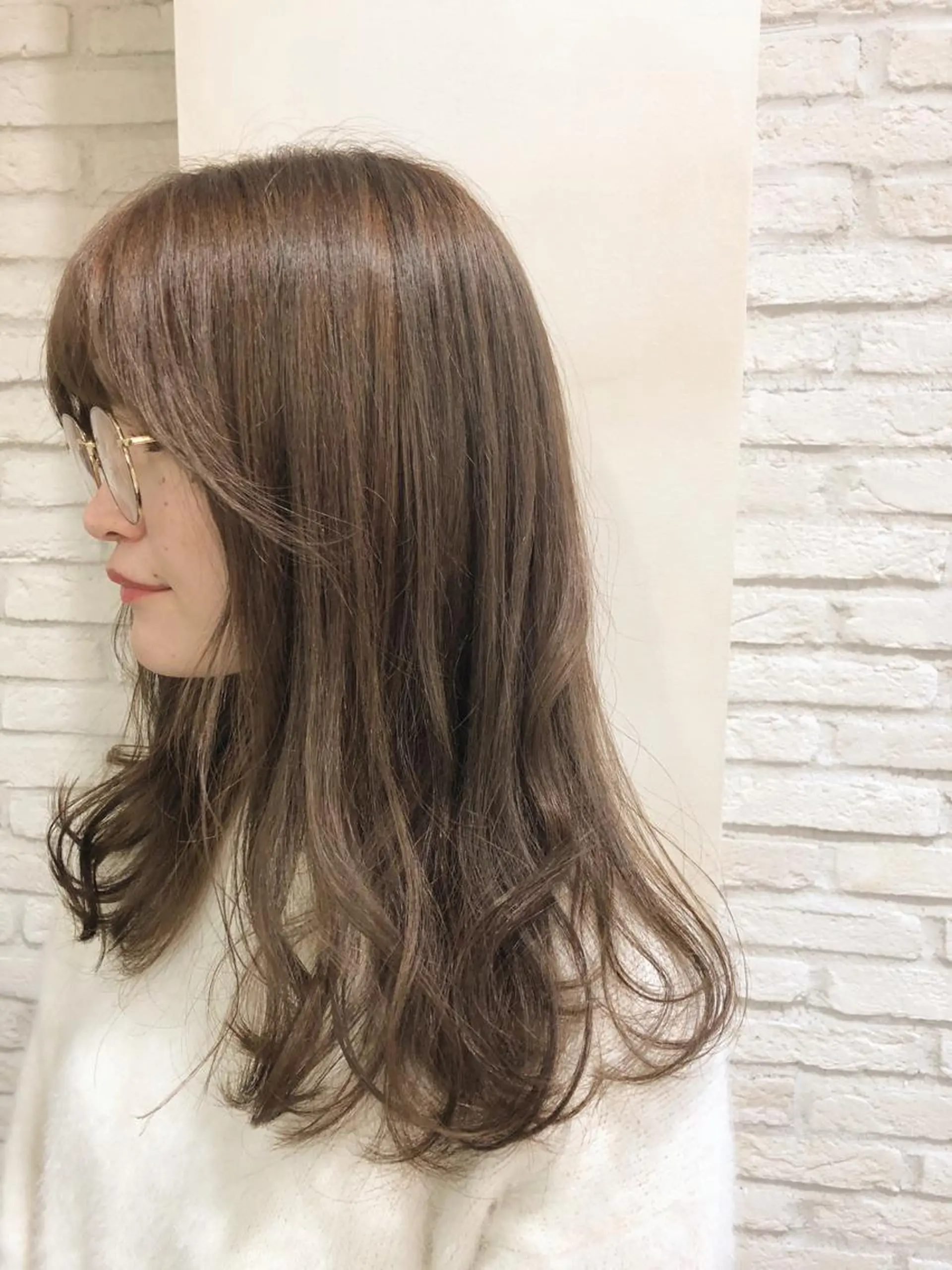 セミロング カラー ベージュカラー HAUS 片山みほのヘアスタイル