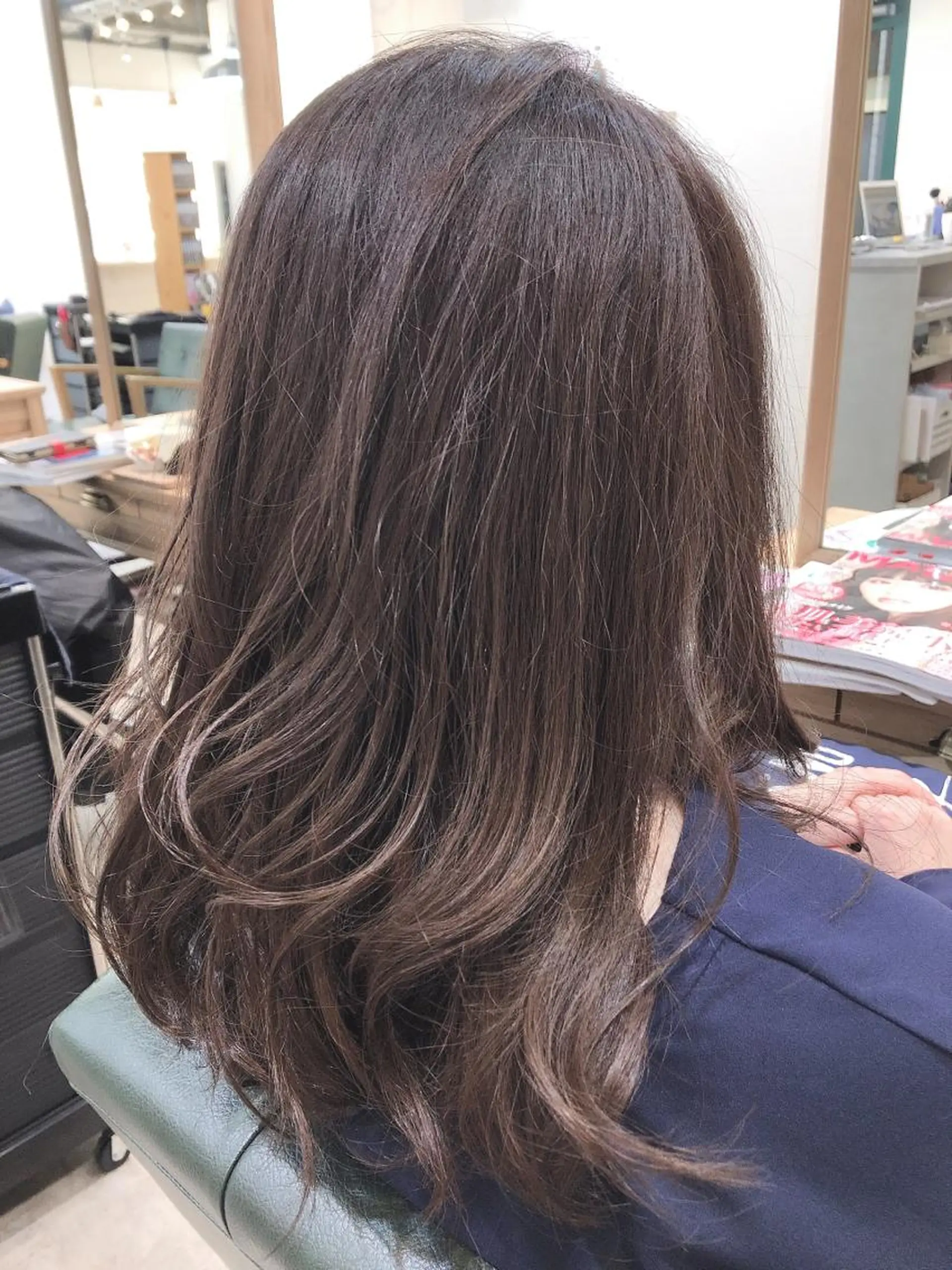 セミロング カラー アディクシーカラー アッシュ 透明感カラー グラデーションカラー ラベンダーカラー ヘアカラー 菊池 貢平のヘアスタイル