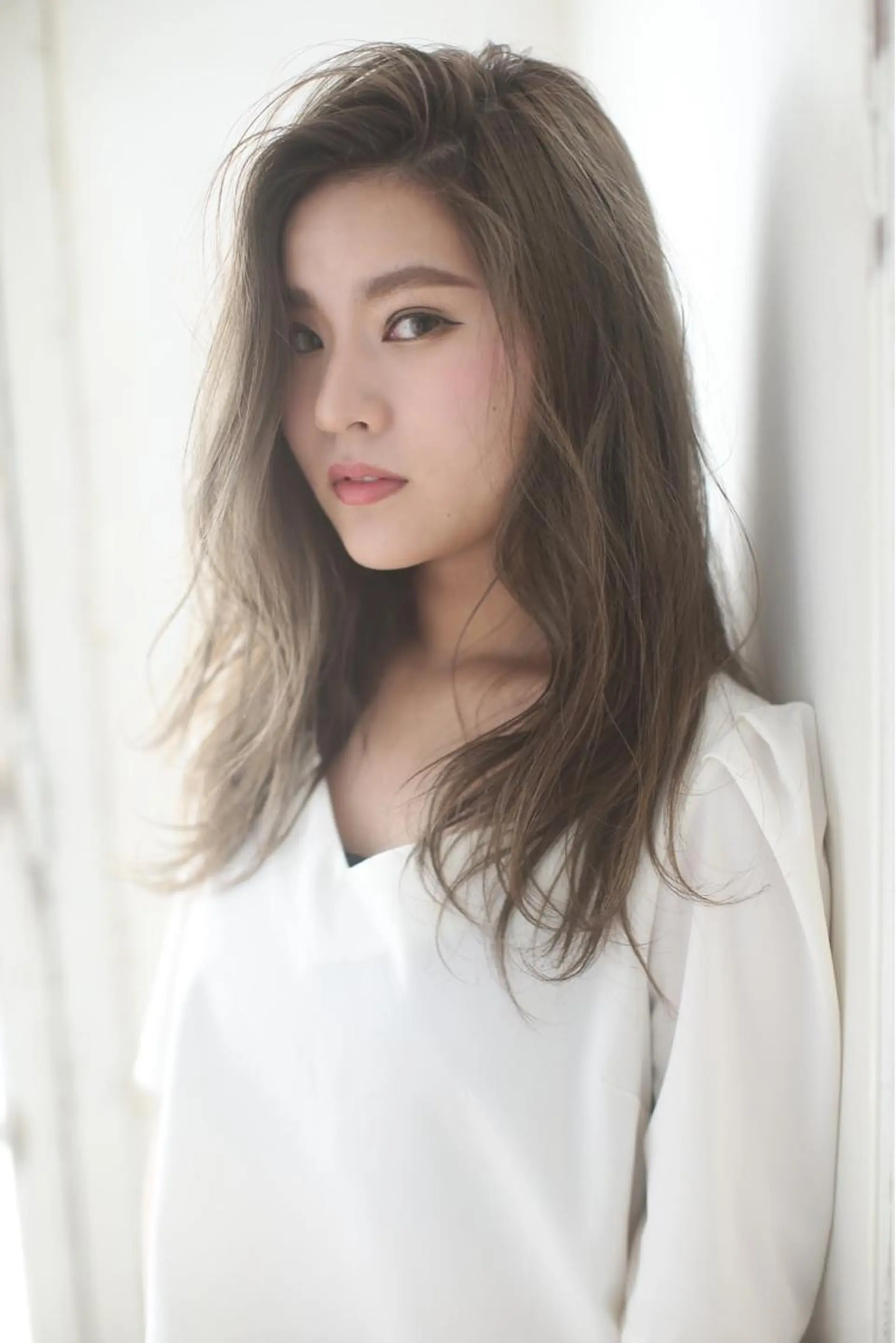 ミディアム カラー アディクシーカラー バレイヤージュ グラデーションカラー グレージュ ハイライトカラー ヘアカラー トリートメント 髪質改善 カラー専門店のヘアスタイル