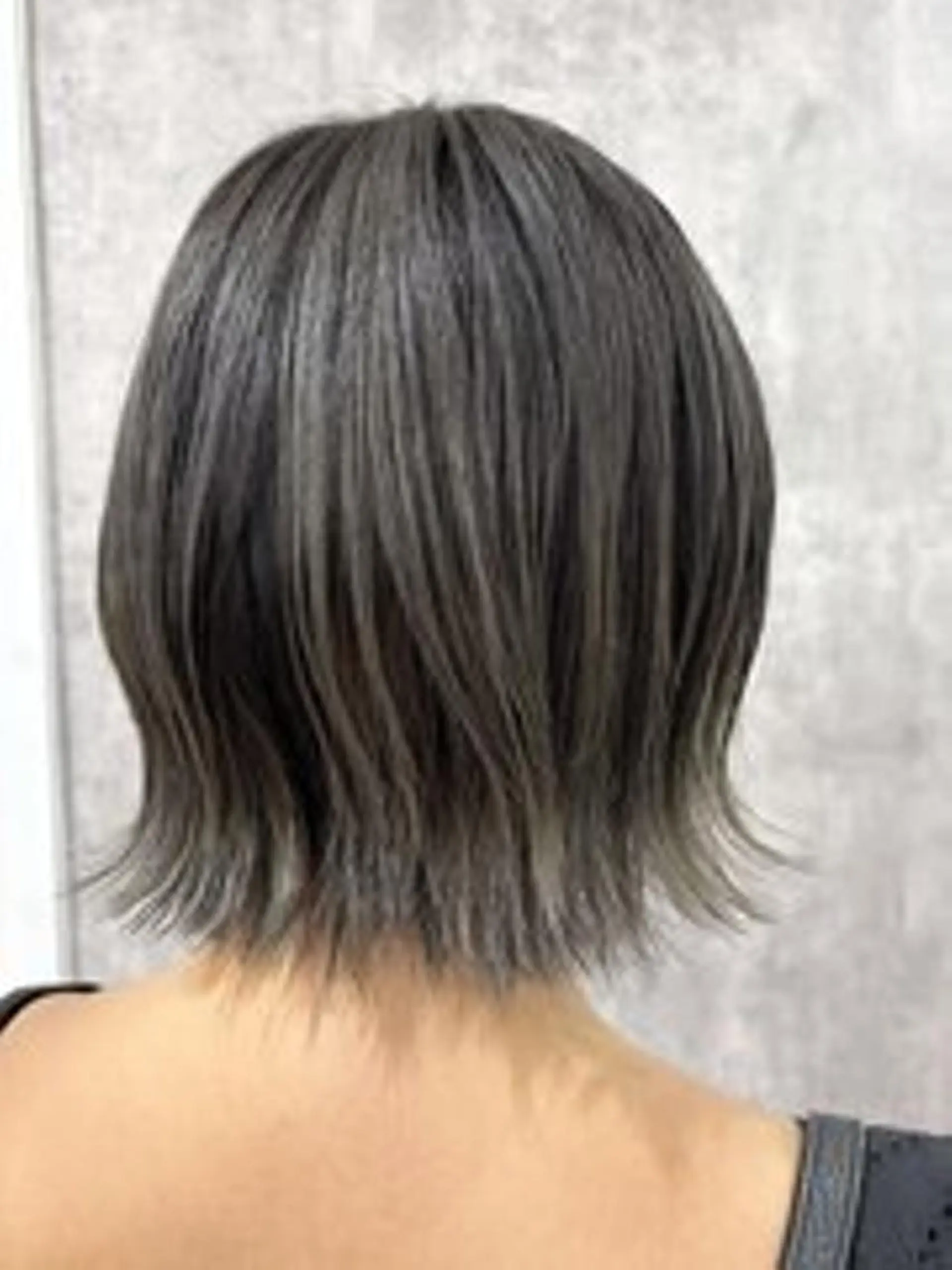 ミディアム 正分 真美のヘアスタイル
