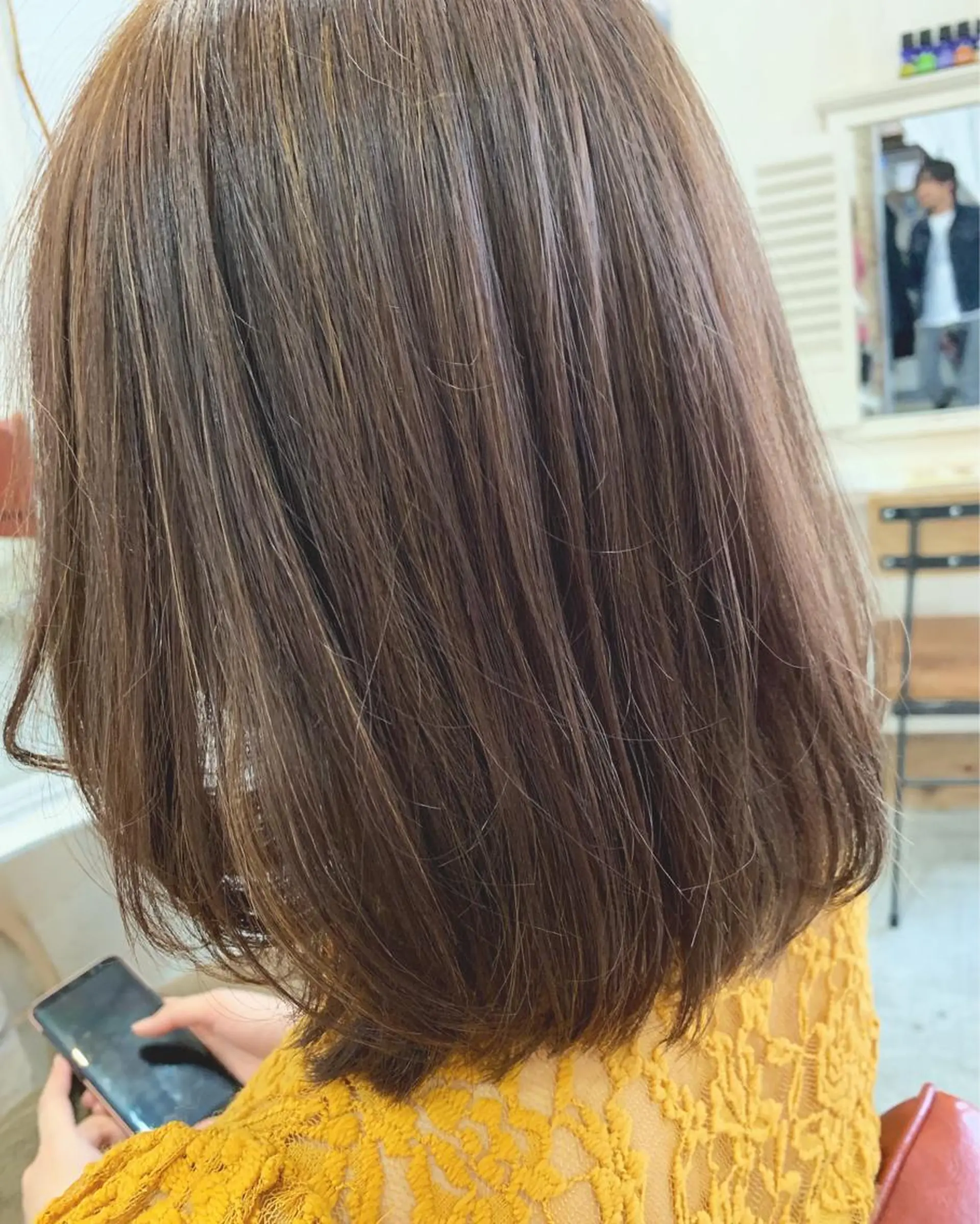 セミロング カラー fio マナミのヘアスタイル