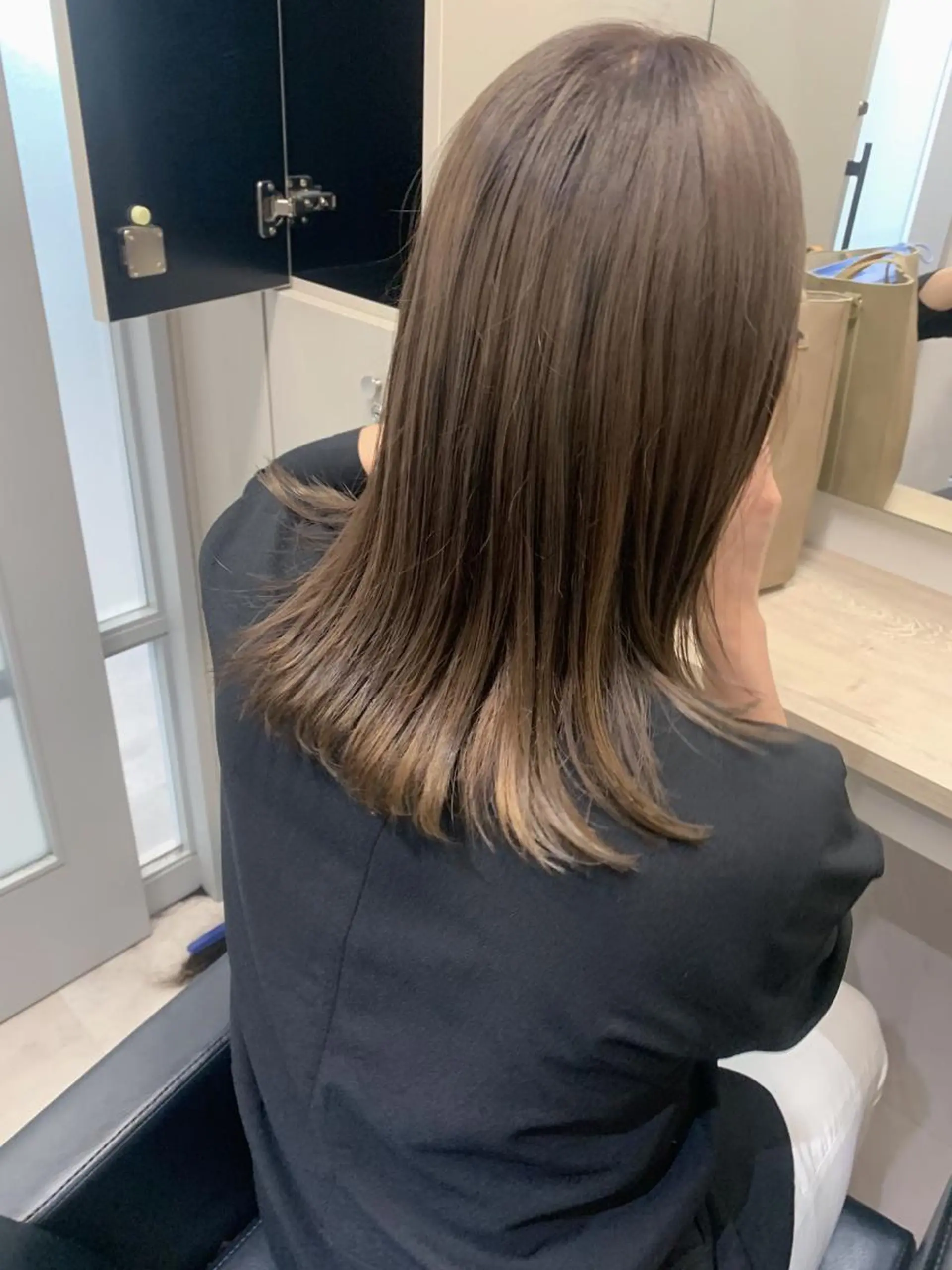 ミディアム パーマ ストレートパーマ カット 縮毛矯正 トリートメント Libre 西野圭一のヘアスタイル