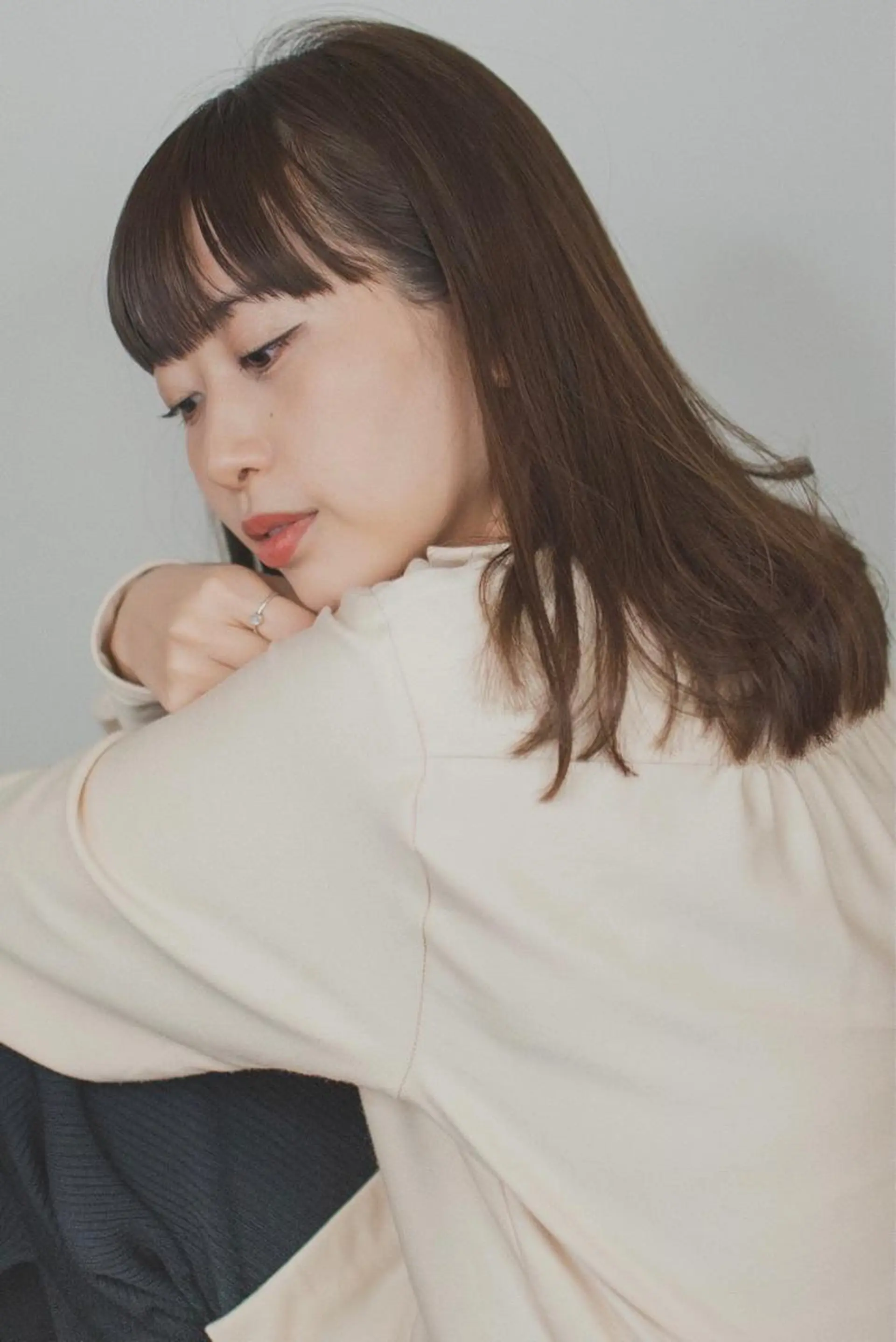 ミディアム カラー 前髪/顔周り /レイヤー/秋山 元のヘアスタイル