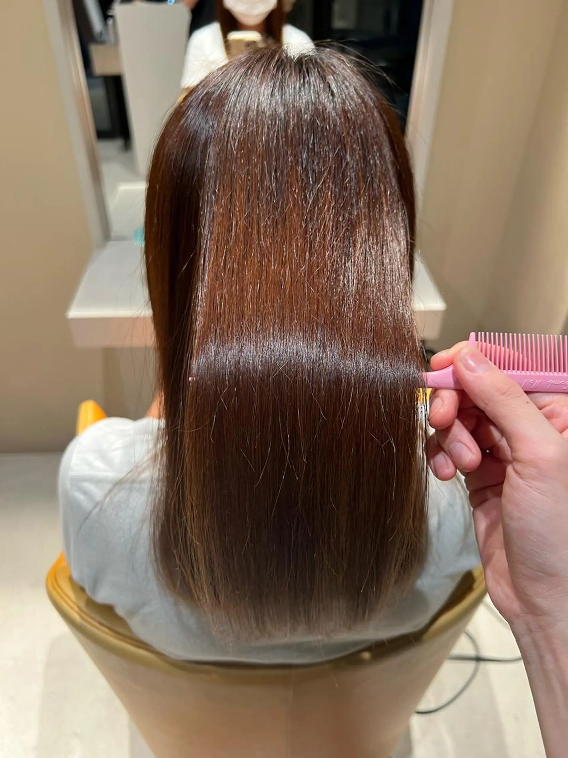 レイヤーカット NERO加藤木麻彩のヘアスタイル