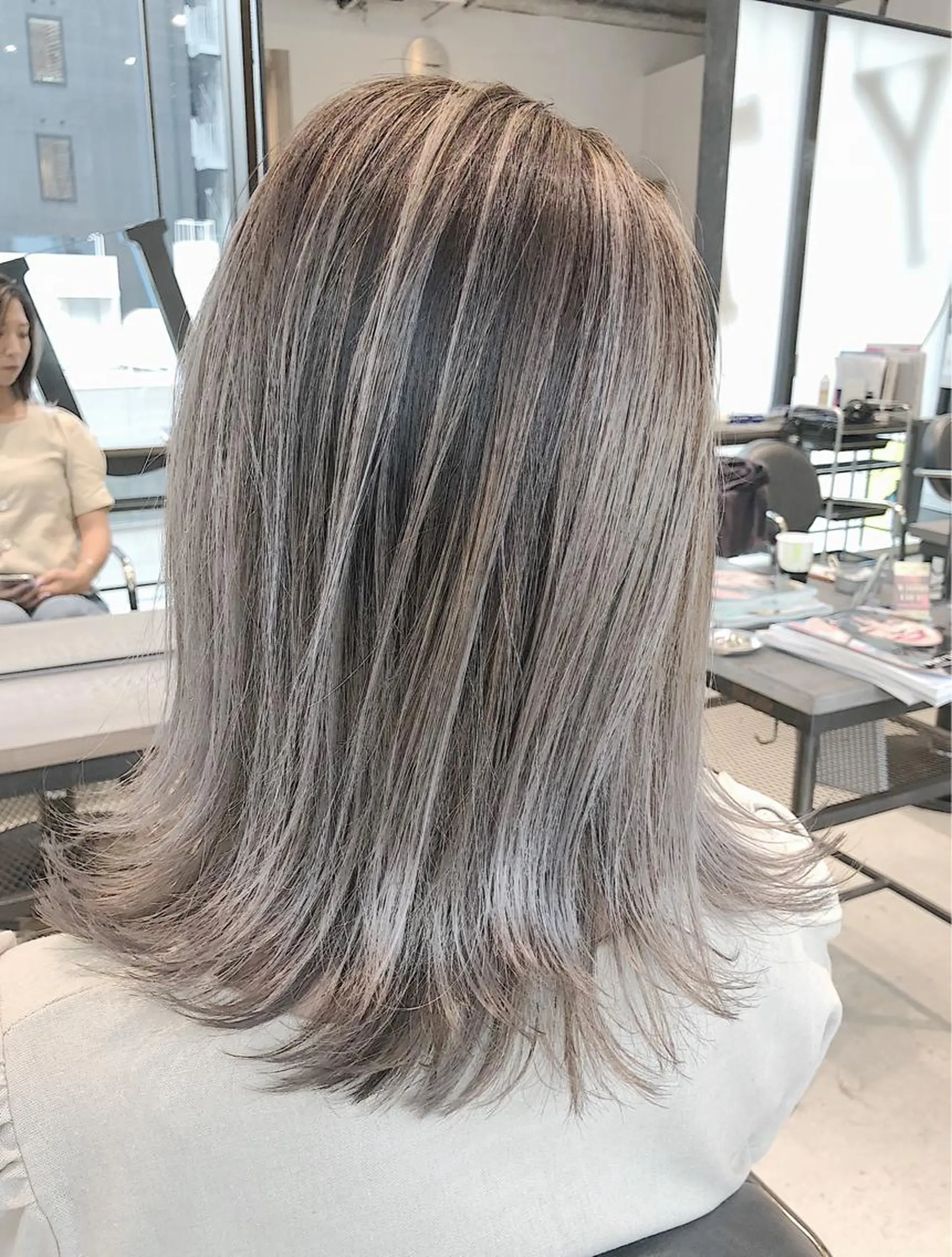 ミディアム カラー バレイヤージュ ブリーチ レイヤーカット ノンダメージ髪質改善 カラー💎/KURAのヘアスタイル