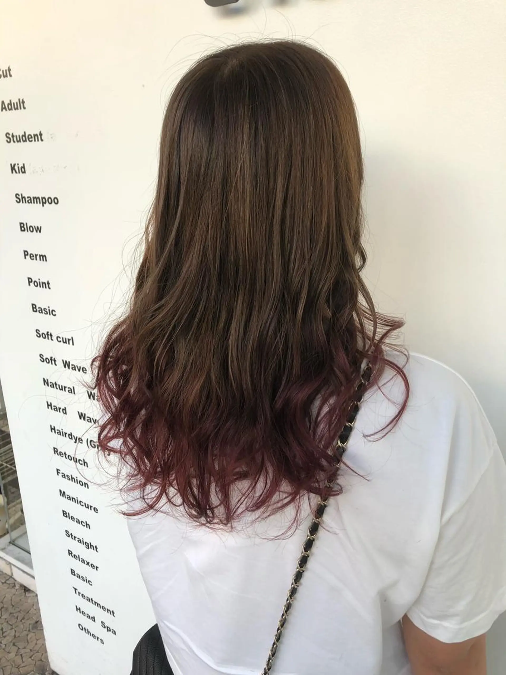 セミロング カラー グラデーションカラー グレージュ ハイライトカラー ピンクカラー ピンクパープル ヘアカラー トリートメント 東條 克義のヘアスタイル