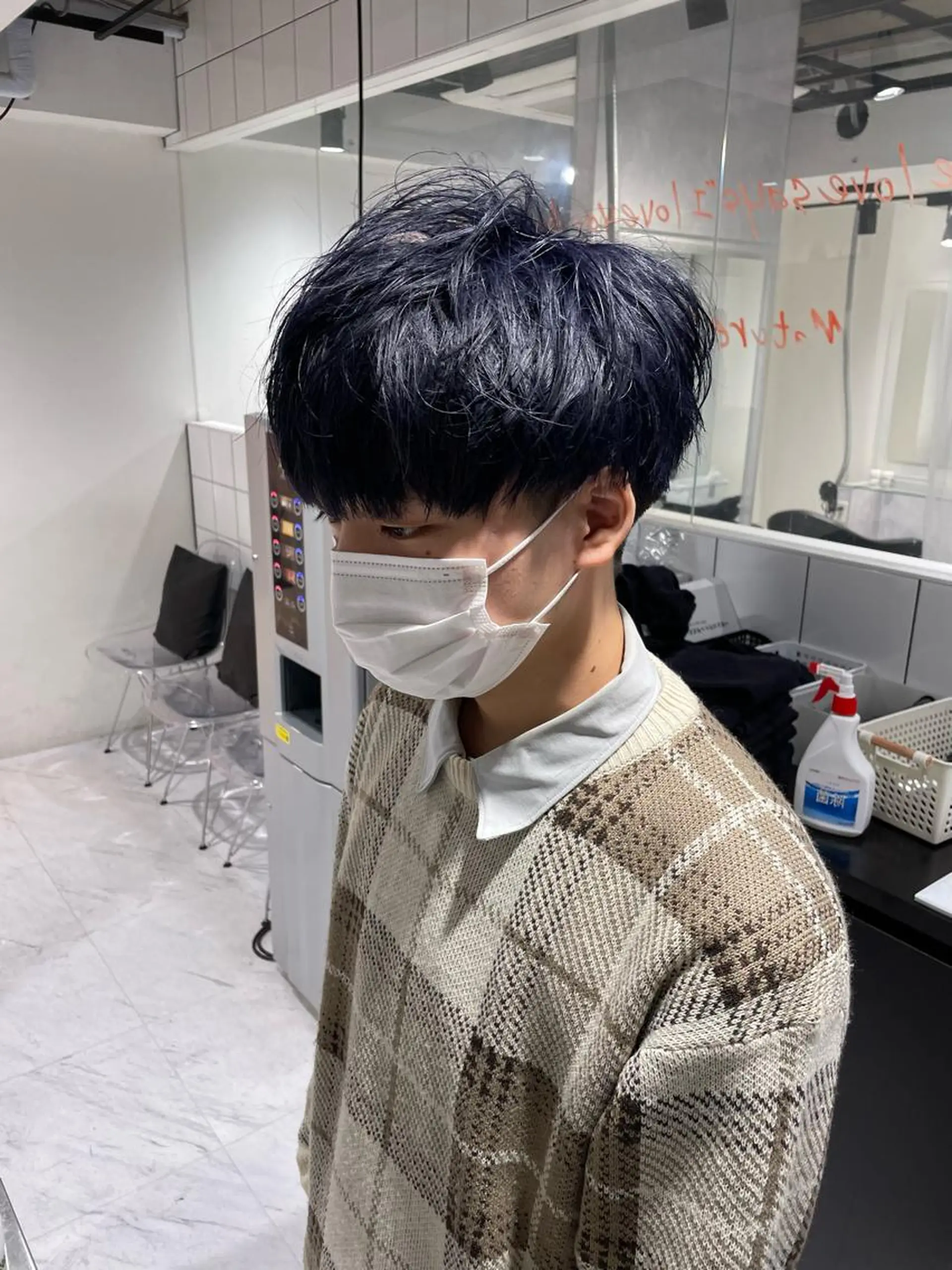 ショート カラー パーマ ヘアアレンジ メンズ ネイル マツエク・マツパ アップバング センターパート メンズハイトーン マッシュウルフ マッシュ カット ヘアカラー トリートメント ヘッドスパ ヘアセット スパイキー/フェザー /波巻き/かいとのヘアスタイル