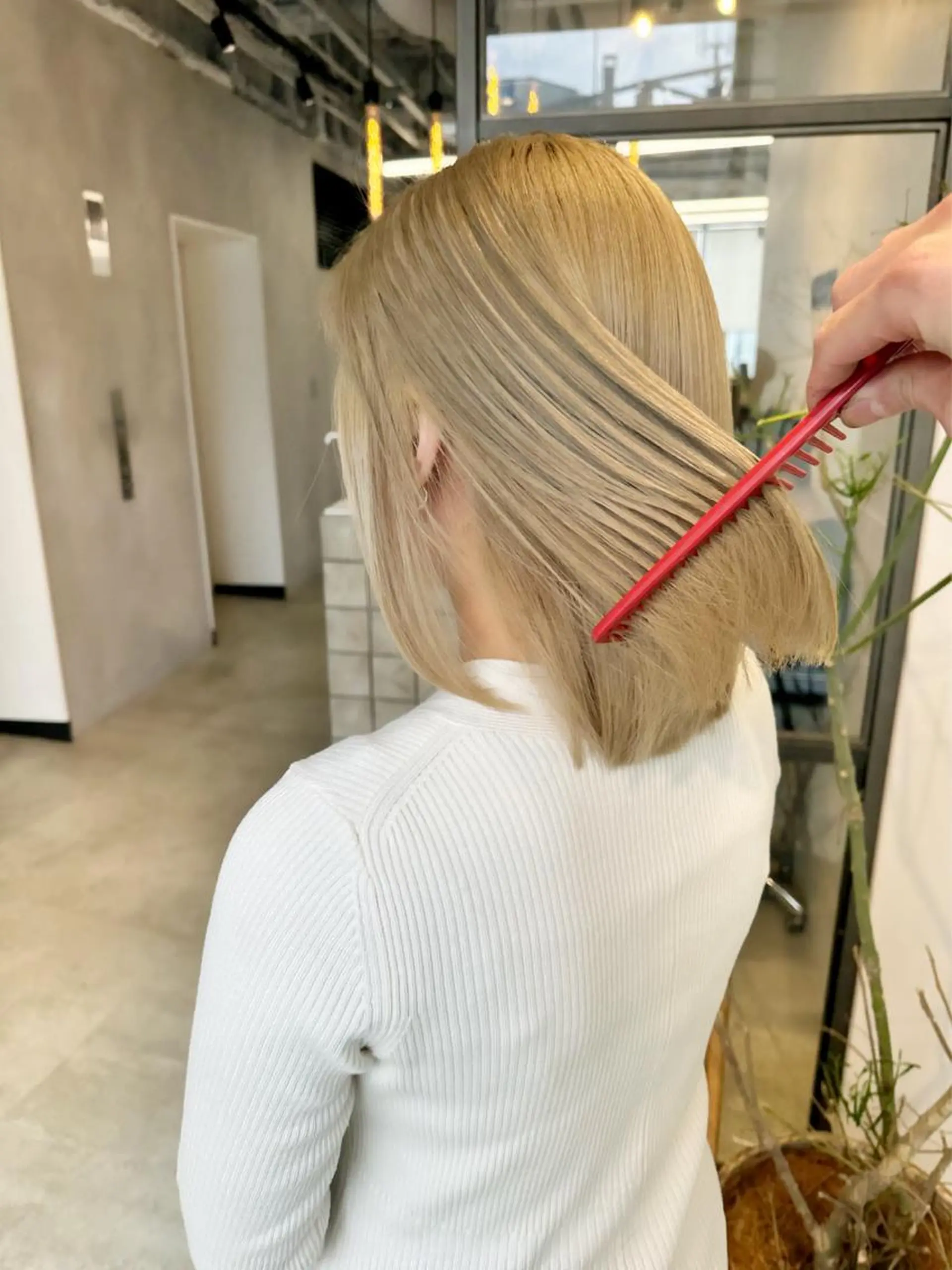 ミディアム カラー アッシュ ベージュカラー ブリーチ ケアブリーチ 透明感カラー ヘアカラー トリートメント 🦋レイヤーカット ミドリカワ🦋のヘアスタイル