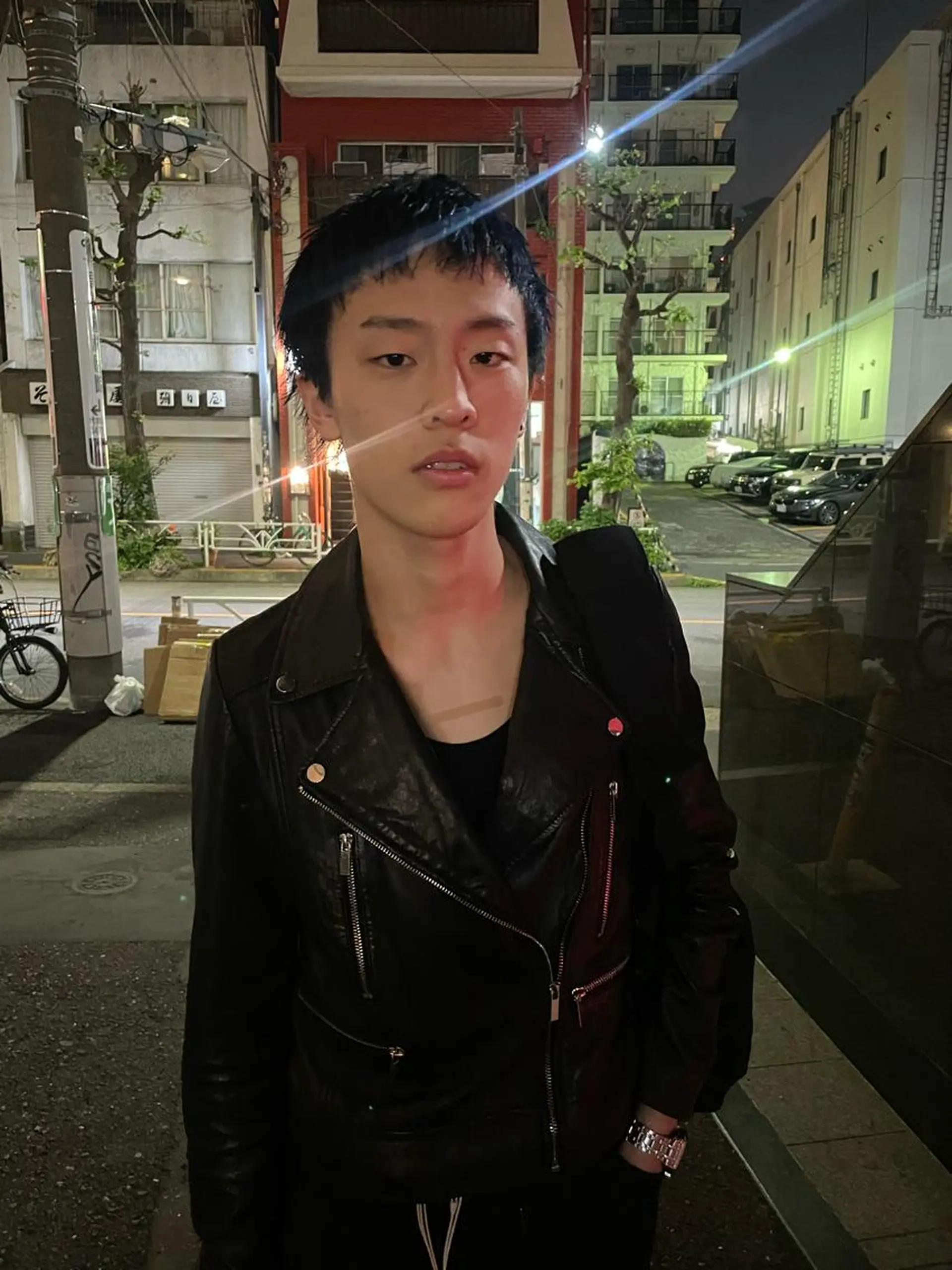 ショート カラー メンズ メンズバレイヤージュ メンズブリーチ センターパート フェードカット メンズハイライト カット ヘアカラー トリートメント ヘアセット スパイラルパーマ 🌐hina⭐️のヘアスタイル