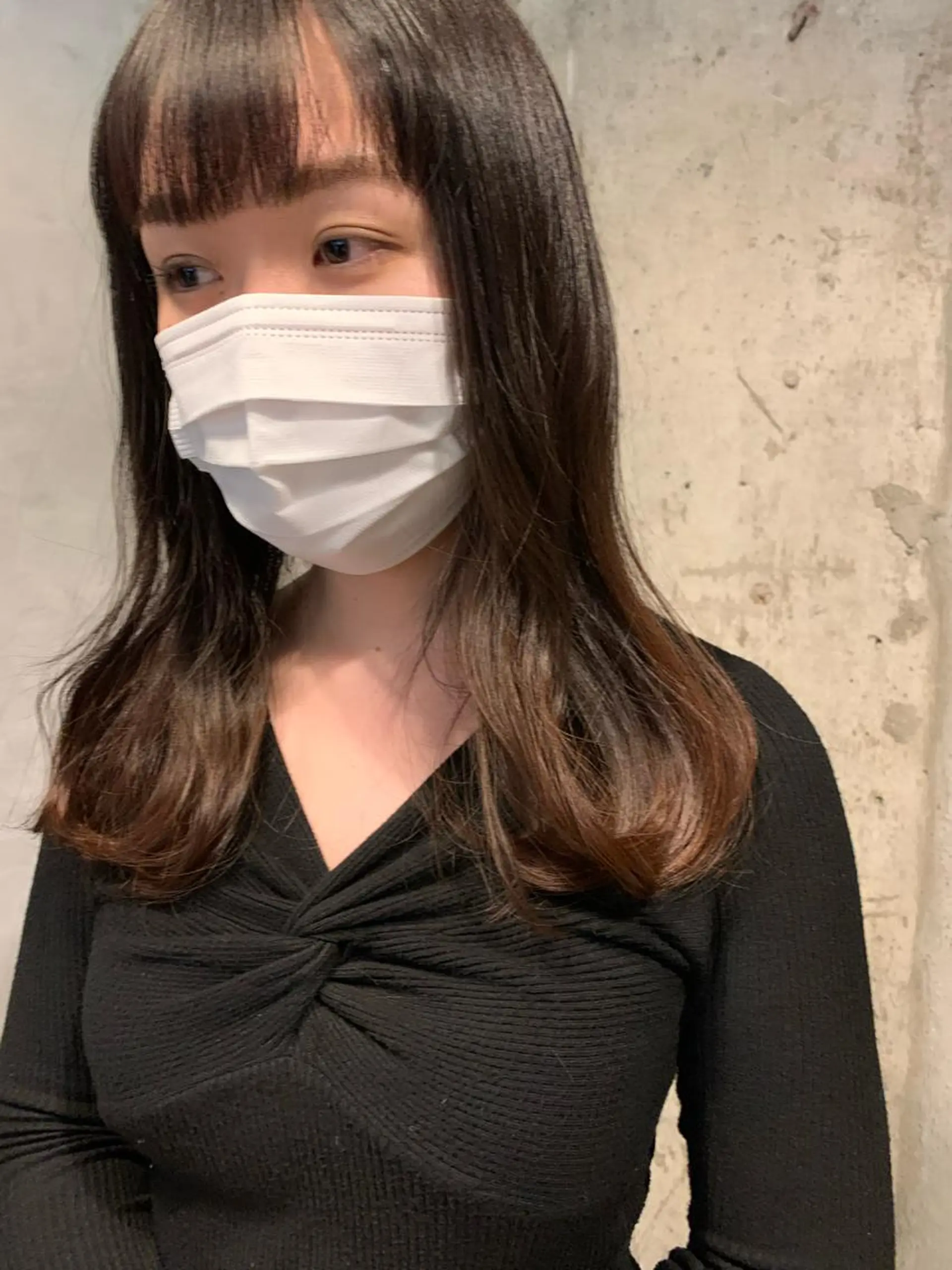 ロング ブリーチなしWカラー /地毛風/小林凪沙のヘアスタイル