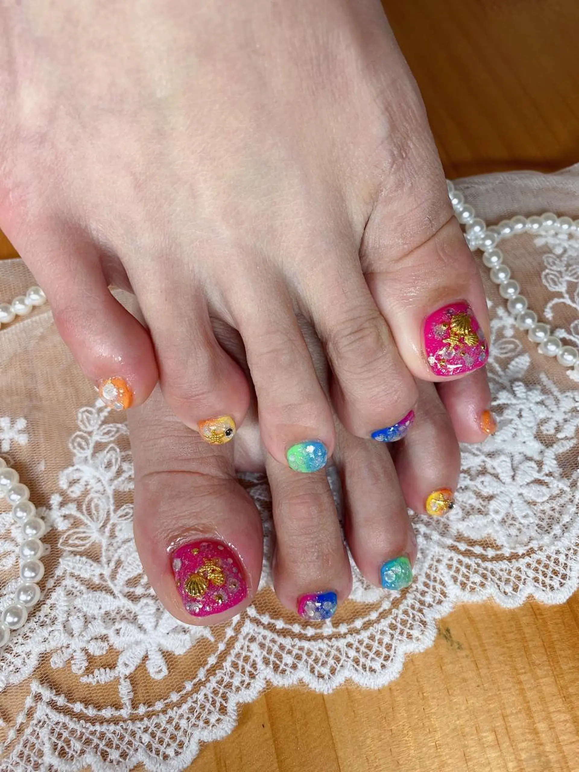 ネイル フットネイル VIVIAN リサのネイルデザイン