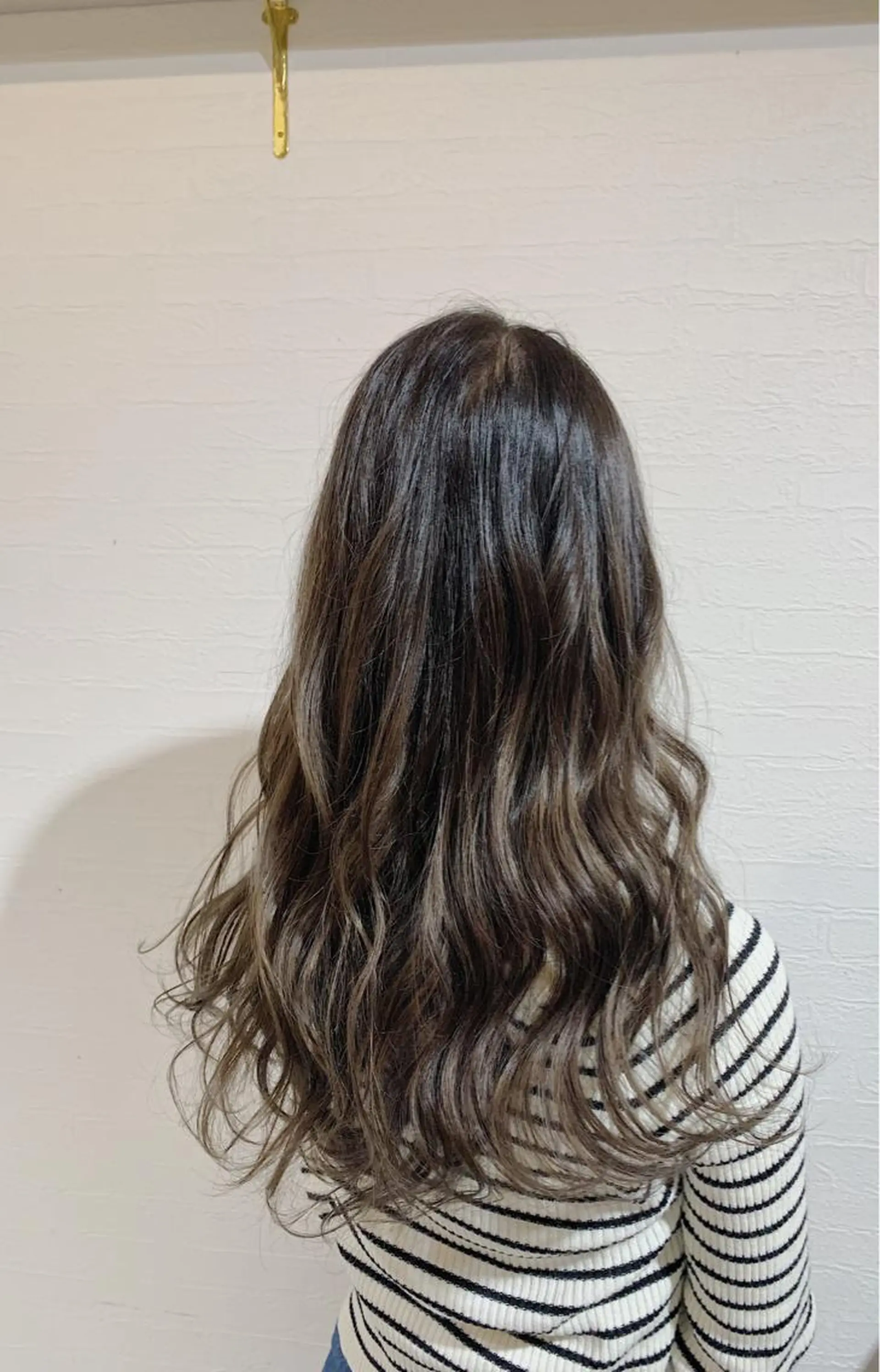 ロング カラー ハイトーン/レイヤー 💜Akaneのヘアスタイル