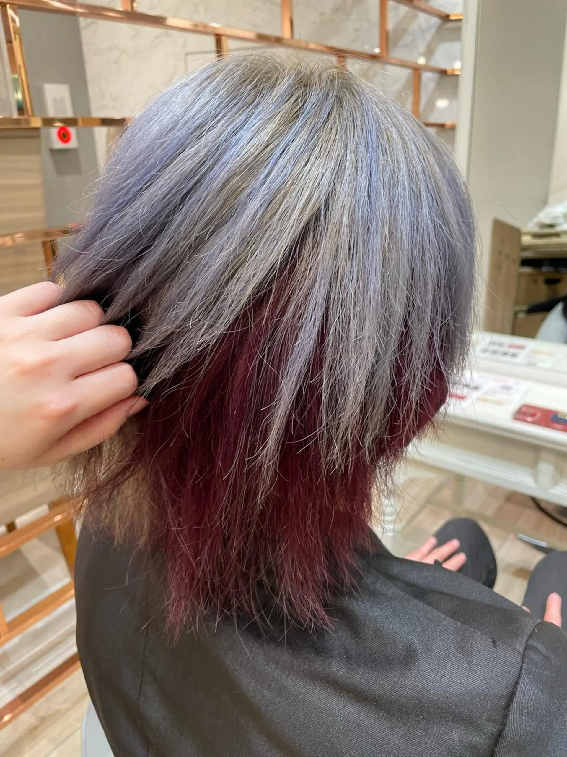 ミディアム カラー ブリーチ ウルフカット 神野 れなのヘアスタイル