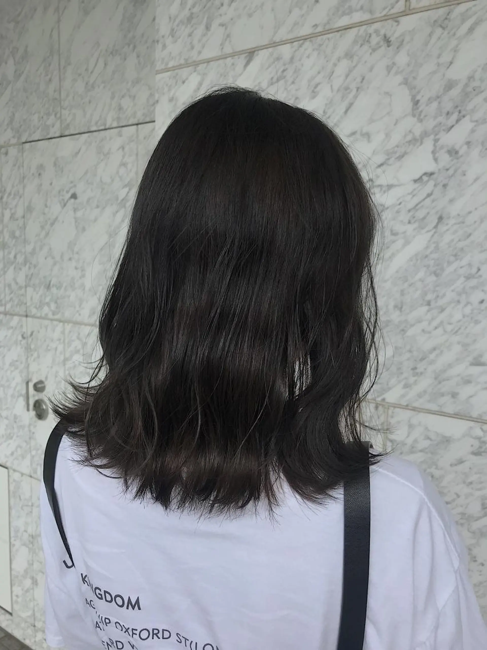 カラー アッシュ ダークグレー ダークグレージュ グレージュ なかの たくみのヘアスタイル