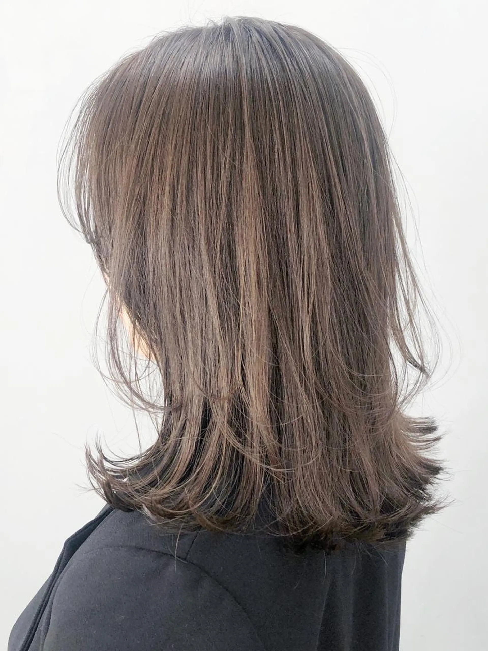 ミディアム カラー パーマ ヘアアレンジ アッシュ ベージュカラー ITbyALBUM 中野店のヘアスタイル