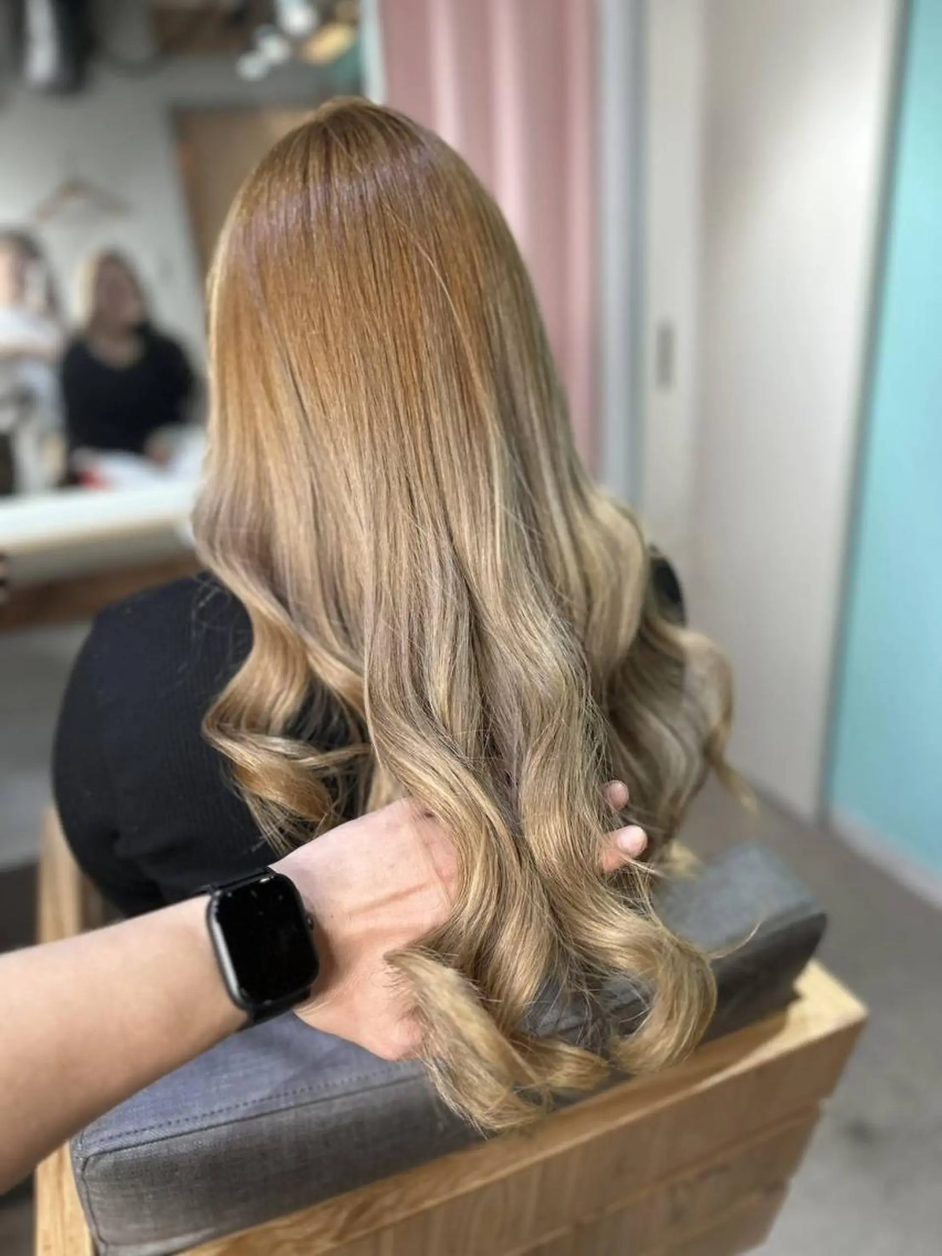 セミロング ♡SNSで大バズり♡ コリアン羽エクステ◎のヘアスタイル